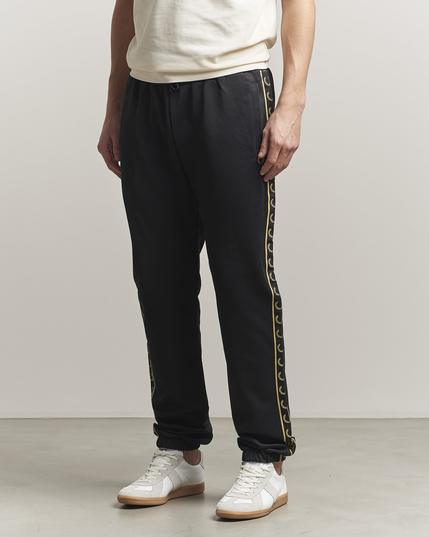 Herr | Byxor | Fred Perry | Taped Track Pants Black