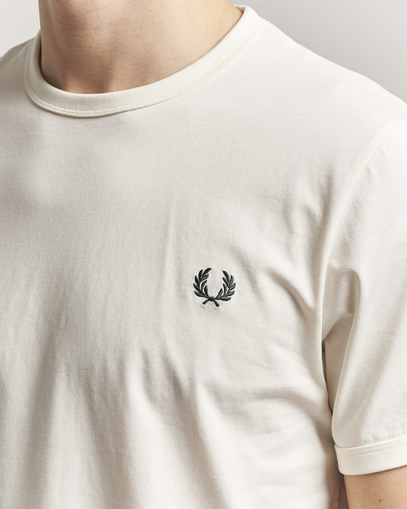 Herr | T-Shirts | Fred Perry | Ringer T-Shirt Ecru