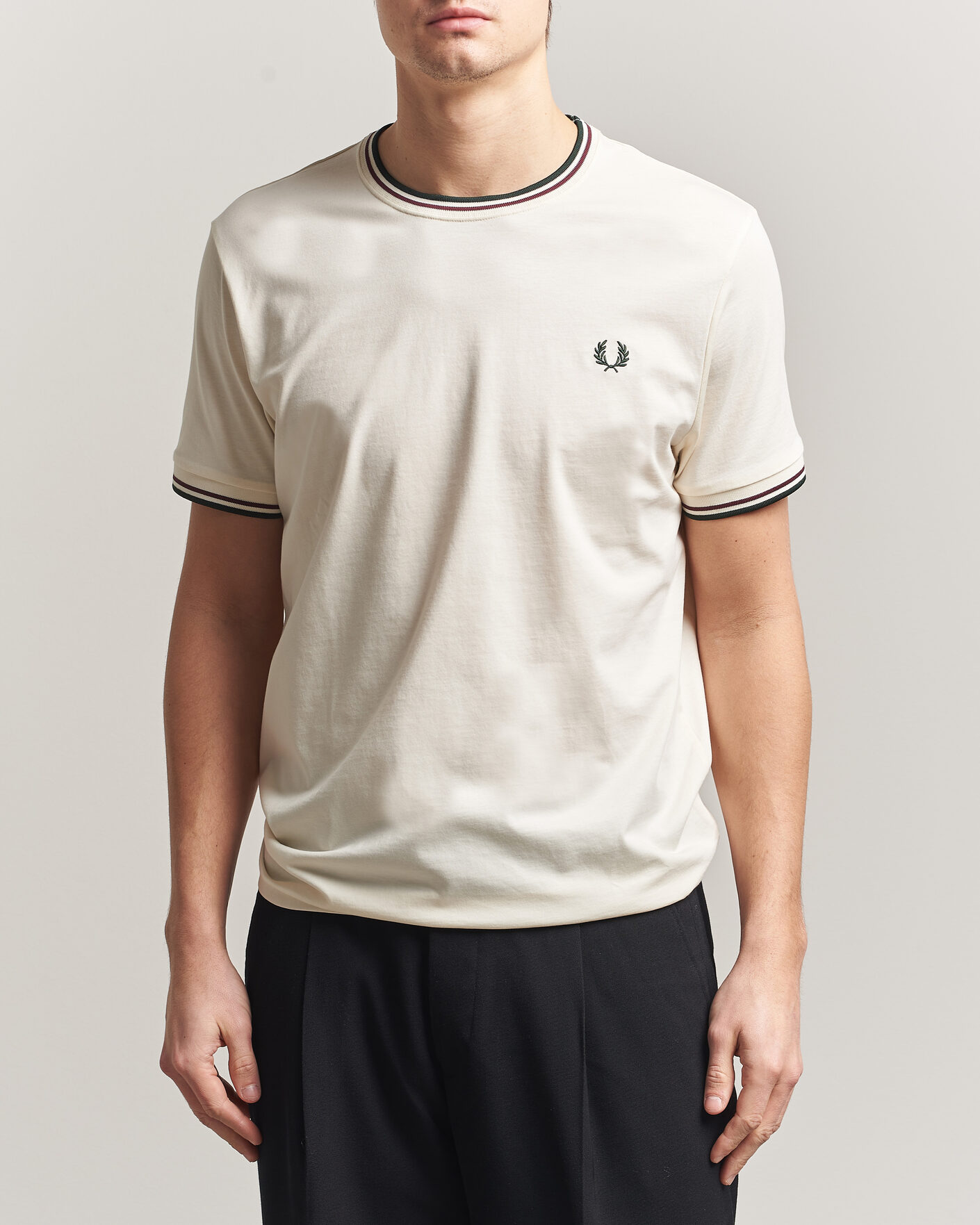 Herr | T-Shirts | Fred Perry | Twin Tipped T-Shirt Ecru