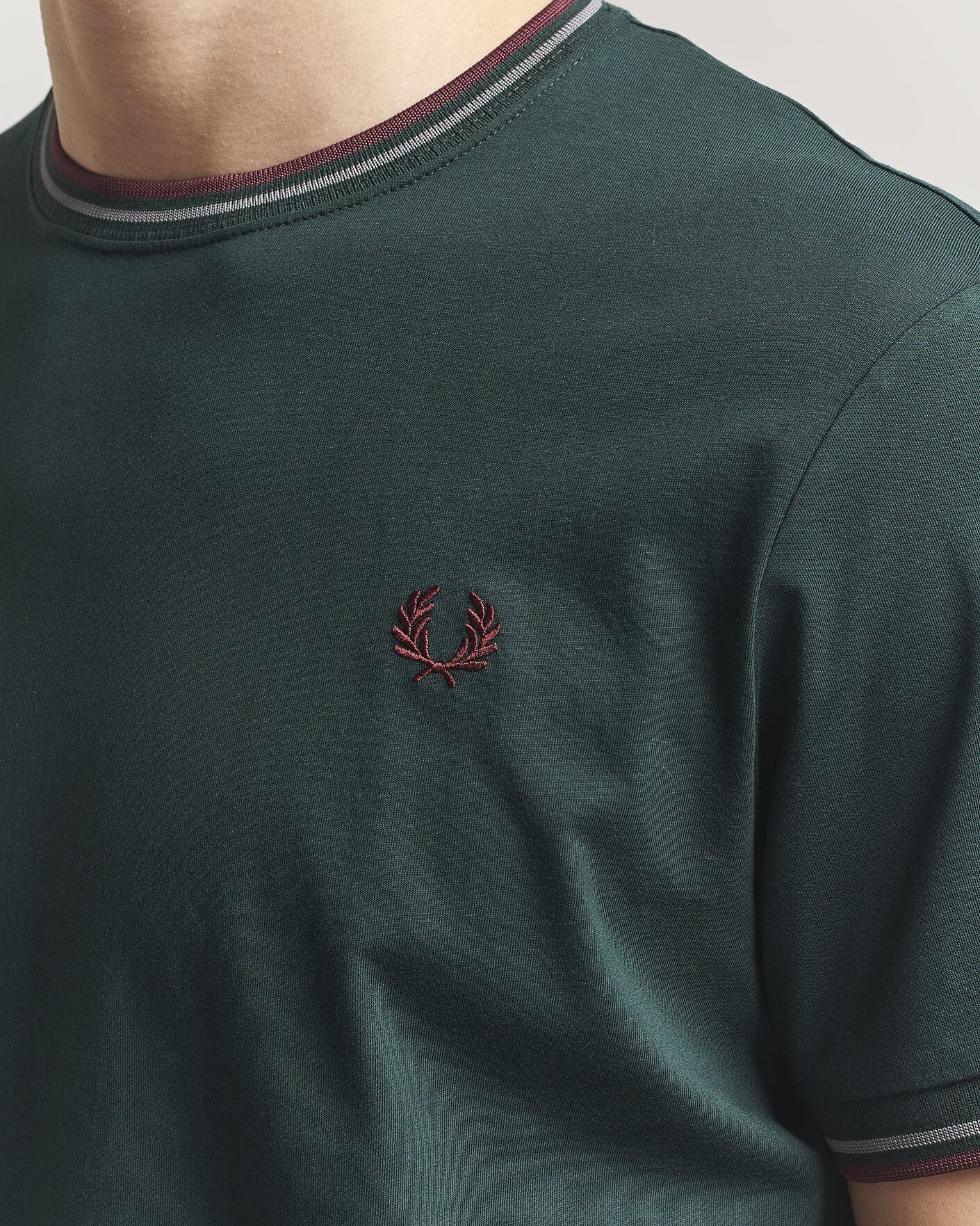 Herr | T-Shirts | Fred Perry | Twin Tipped T-Shirt Grassroots Green