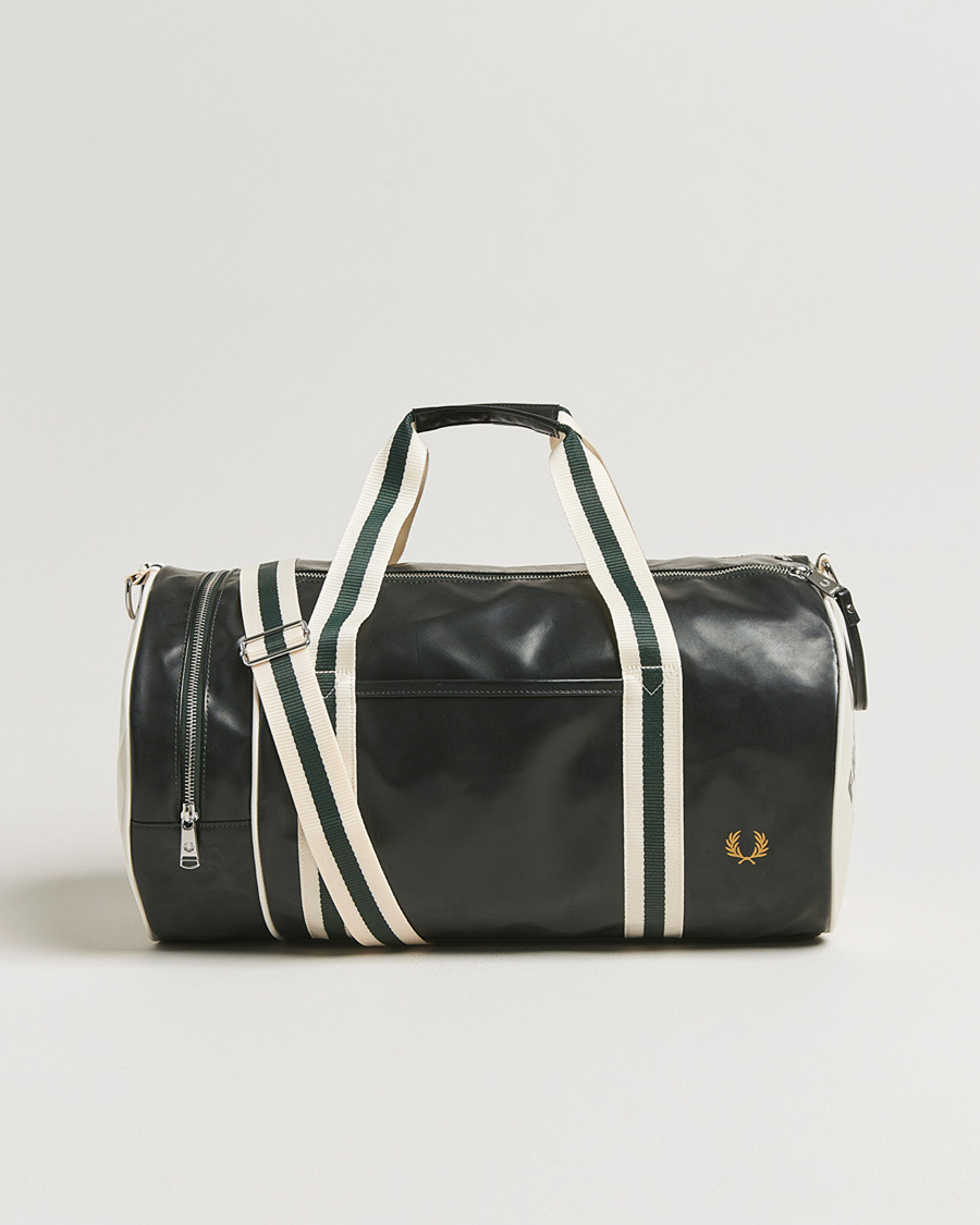 Herr | Väskor | Fred Perry | Classic Barrel Bag Grassroots Green/Ecru