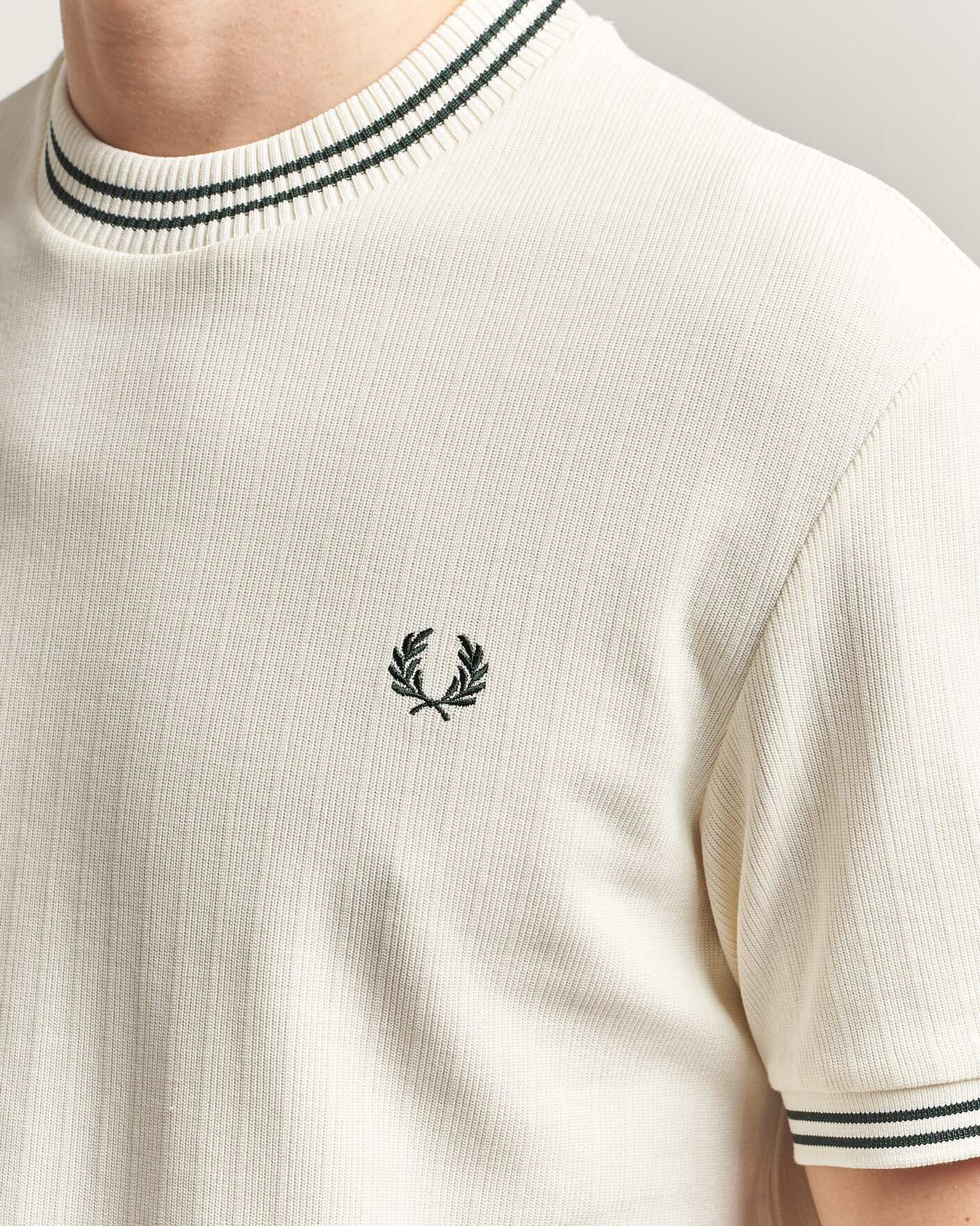 Herr | T-Shirts | Fred Perry | Rib Knitted T-Shirt Ecru