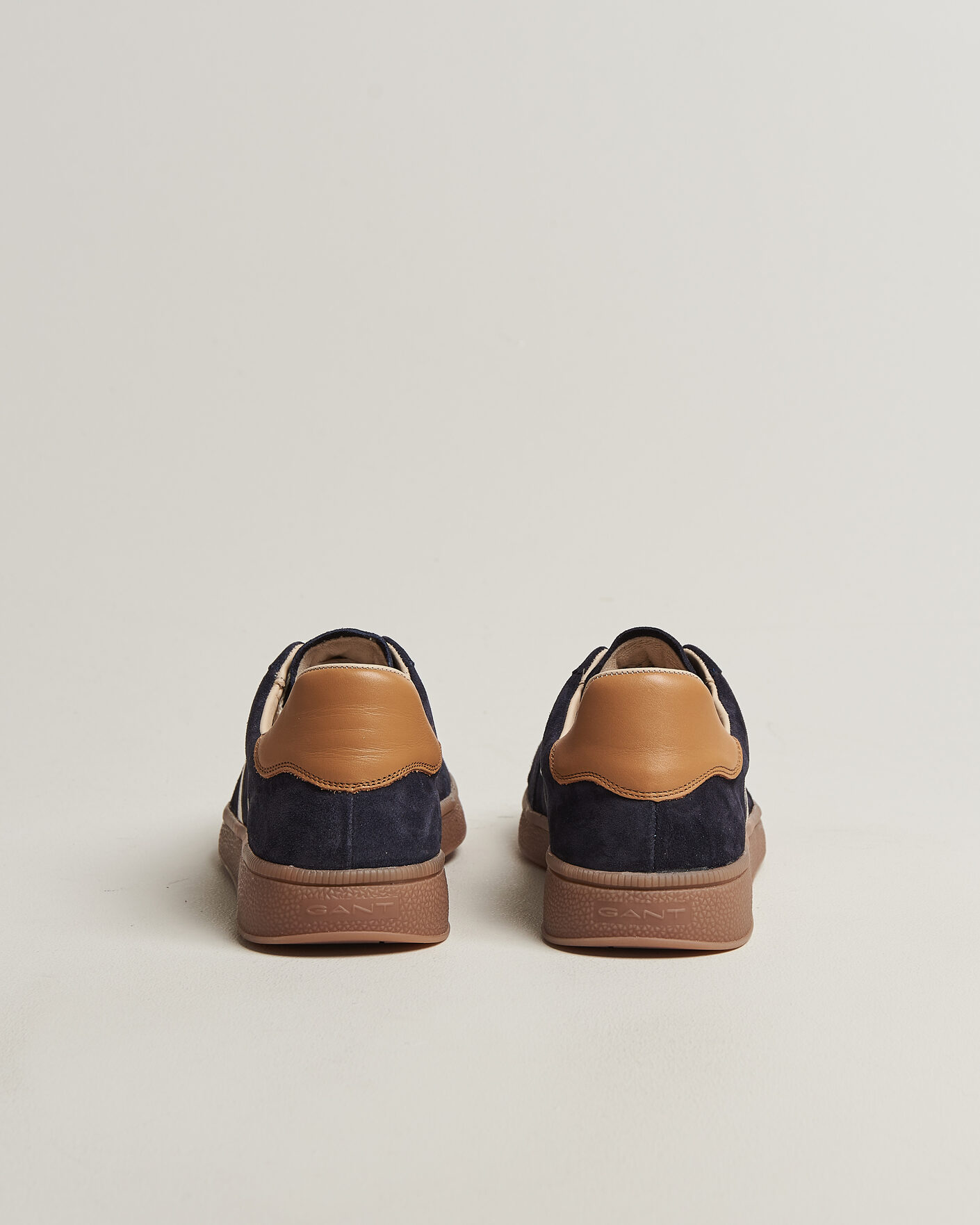 Herr | Sneakers | Gant | Cuzmo Suede Sneaker Marine/White