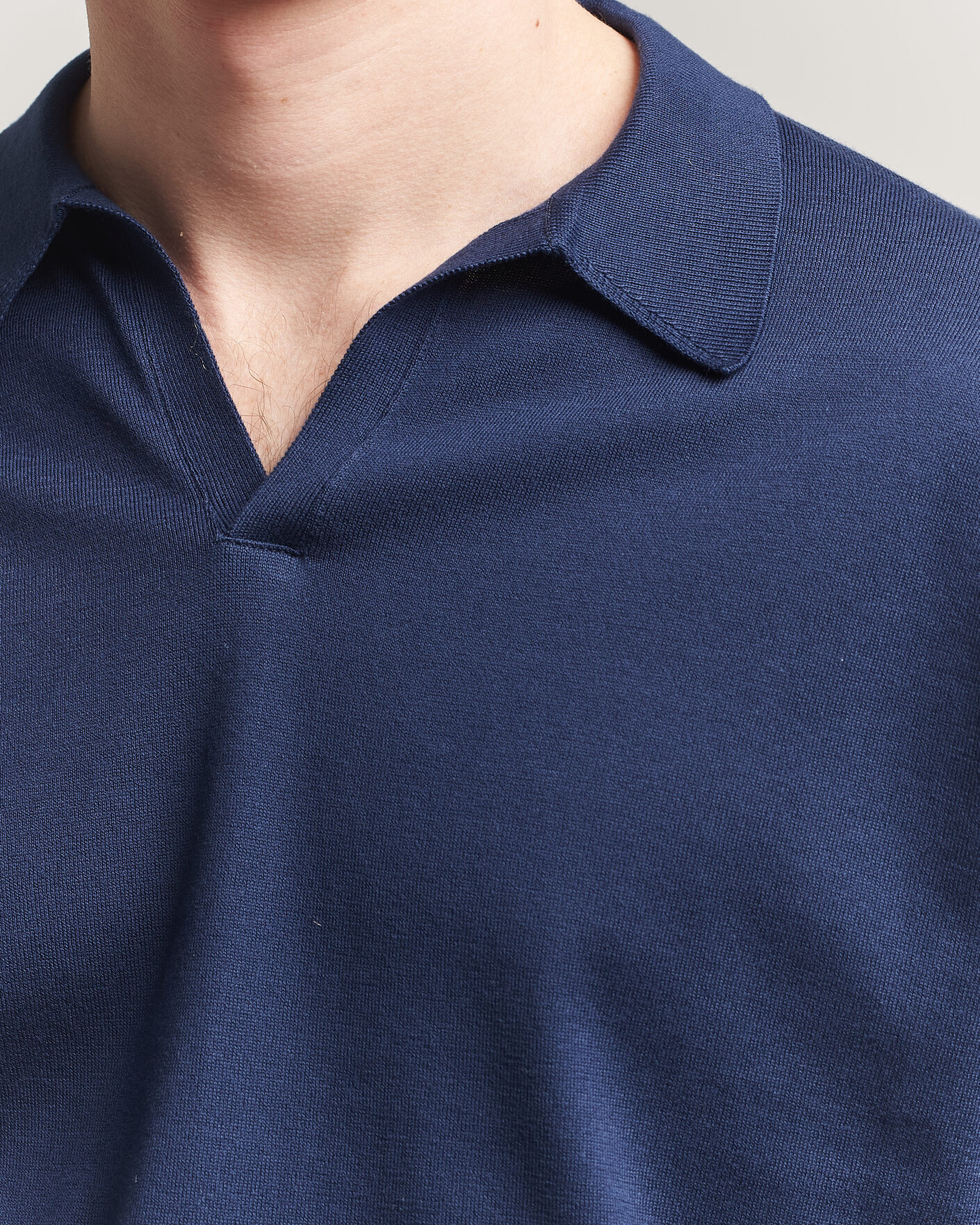 Herr | Pikéer | John Smedley | Noah Open Collar Sea Island Polo French Navy
