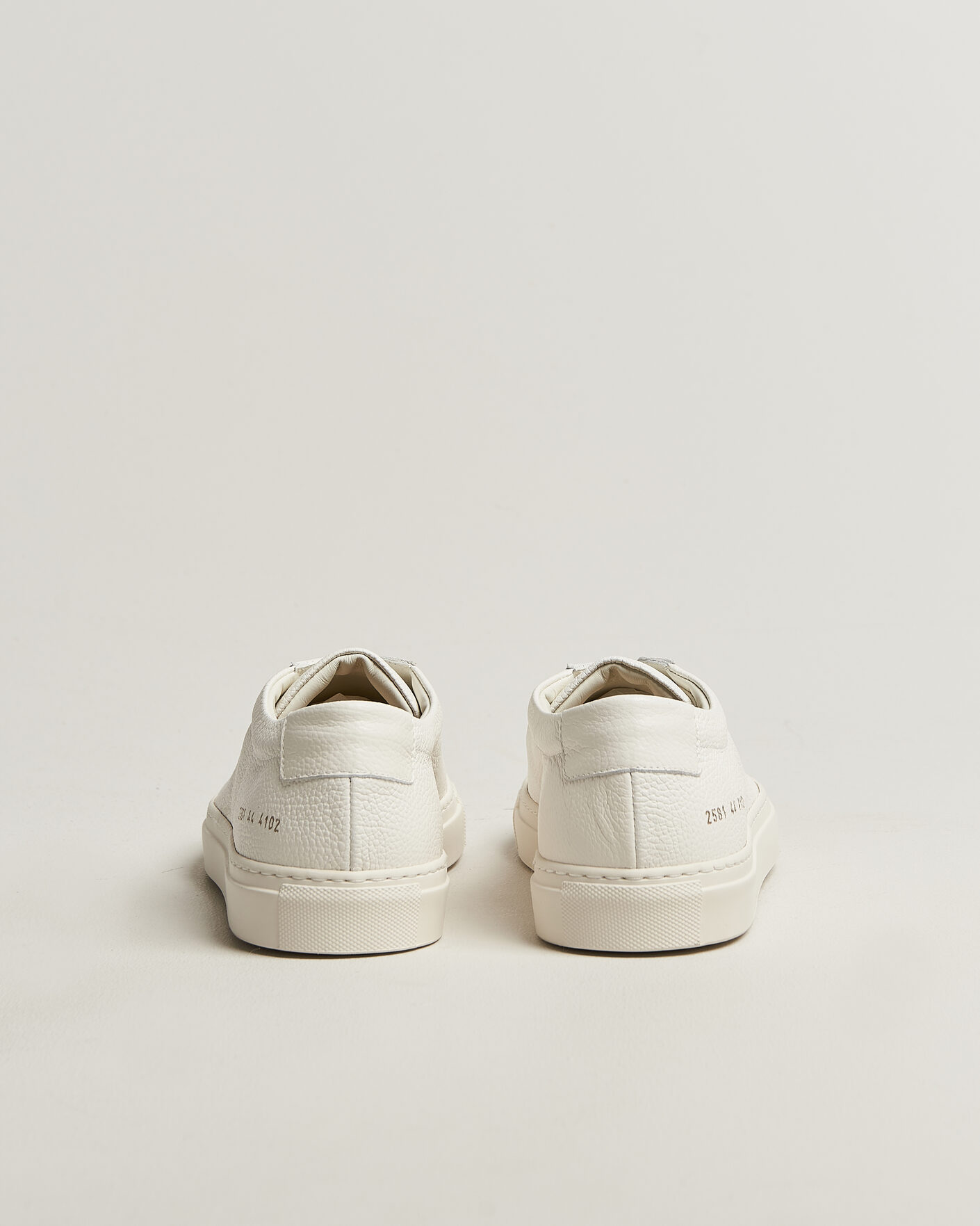 Herr | Sneakers | Common Projects | Original Achilles Grained Leather Sneaker Off White