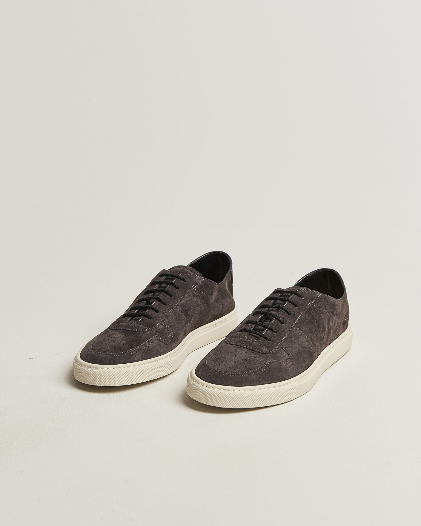 Herr | Sneakers | Common Projects | BBall Slim Deconstructed Suede Sneaker Off Black
