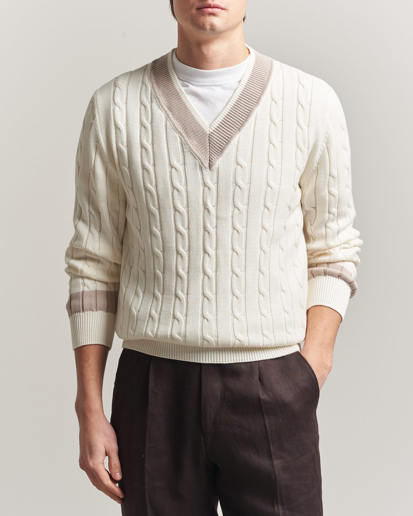 Herr | Tröjor | Morgano | Cable Knitted Cotton V-Neck White/Beige