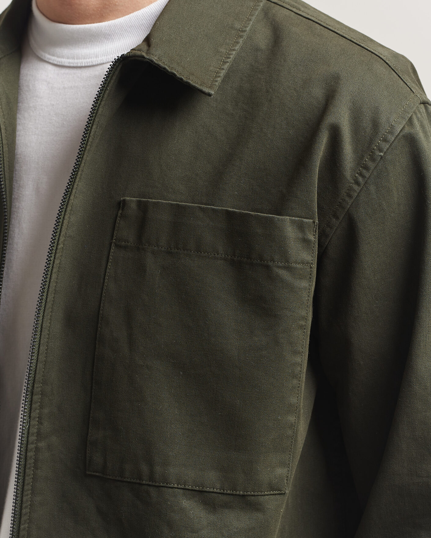 Herr | Skjortor | KnowledgeCotton Apparel | Cotton Twill Stretch Zip Overshirt Forest Night
