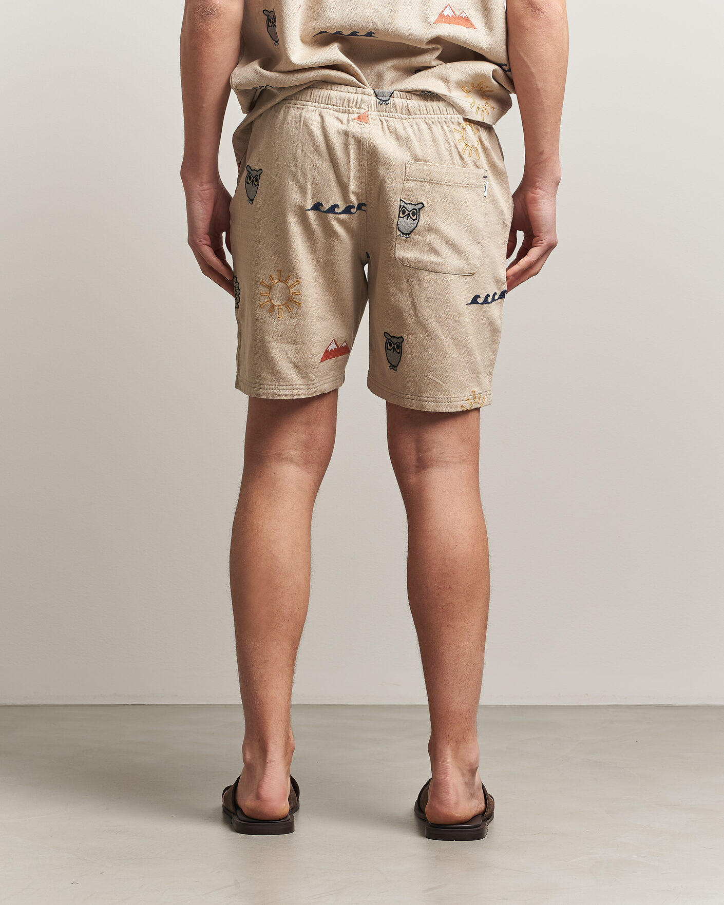 Herr | Shorts | KnowledgeCotton Apparel | Loose Embroidery Shorts Light Feather Grey