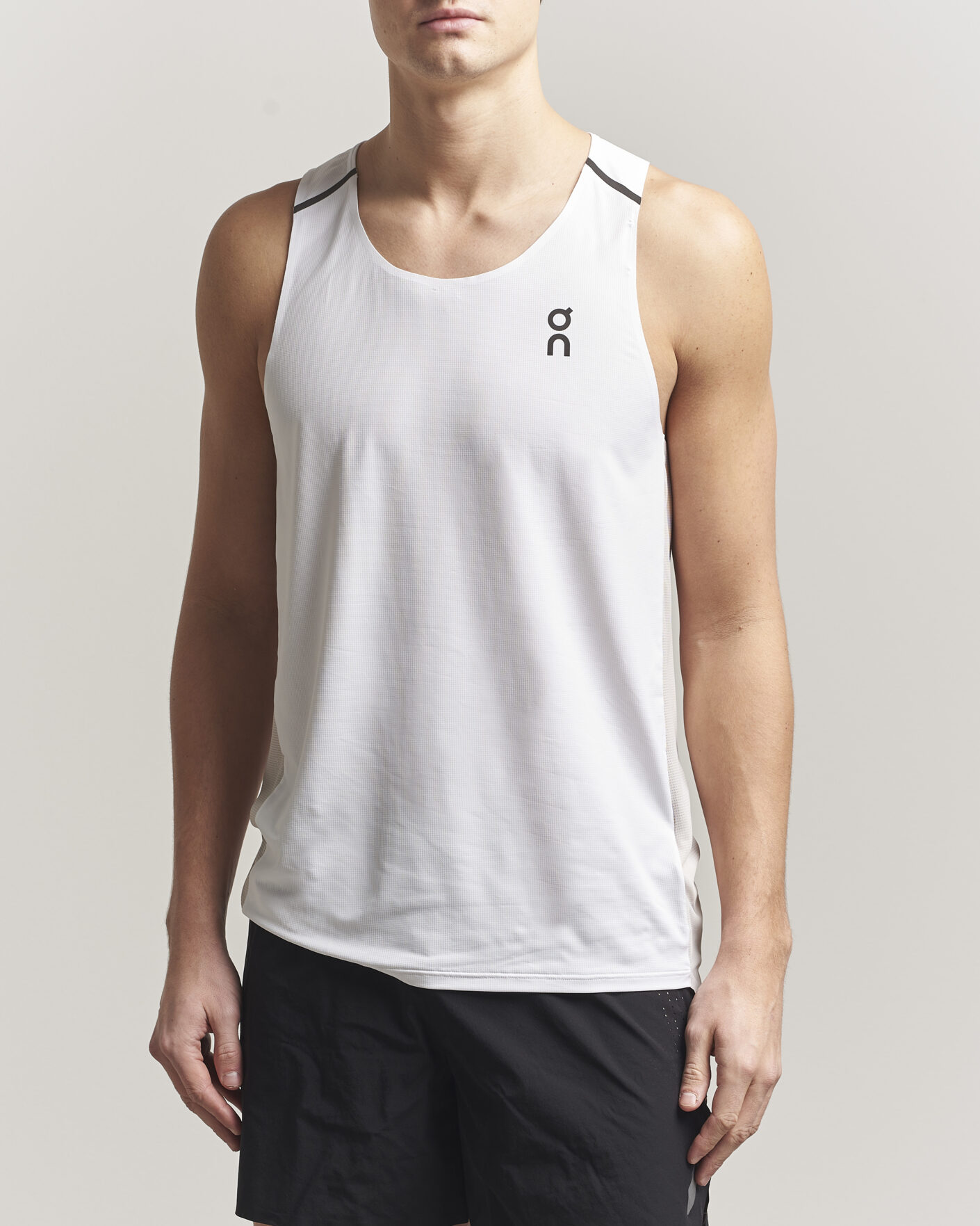Herr | T-Shirts | On | Performance Tank White/Silver