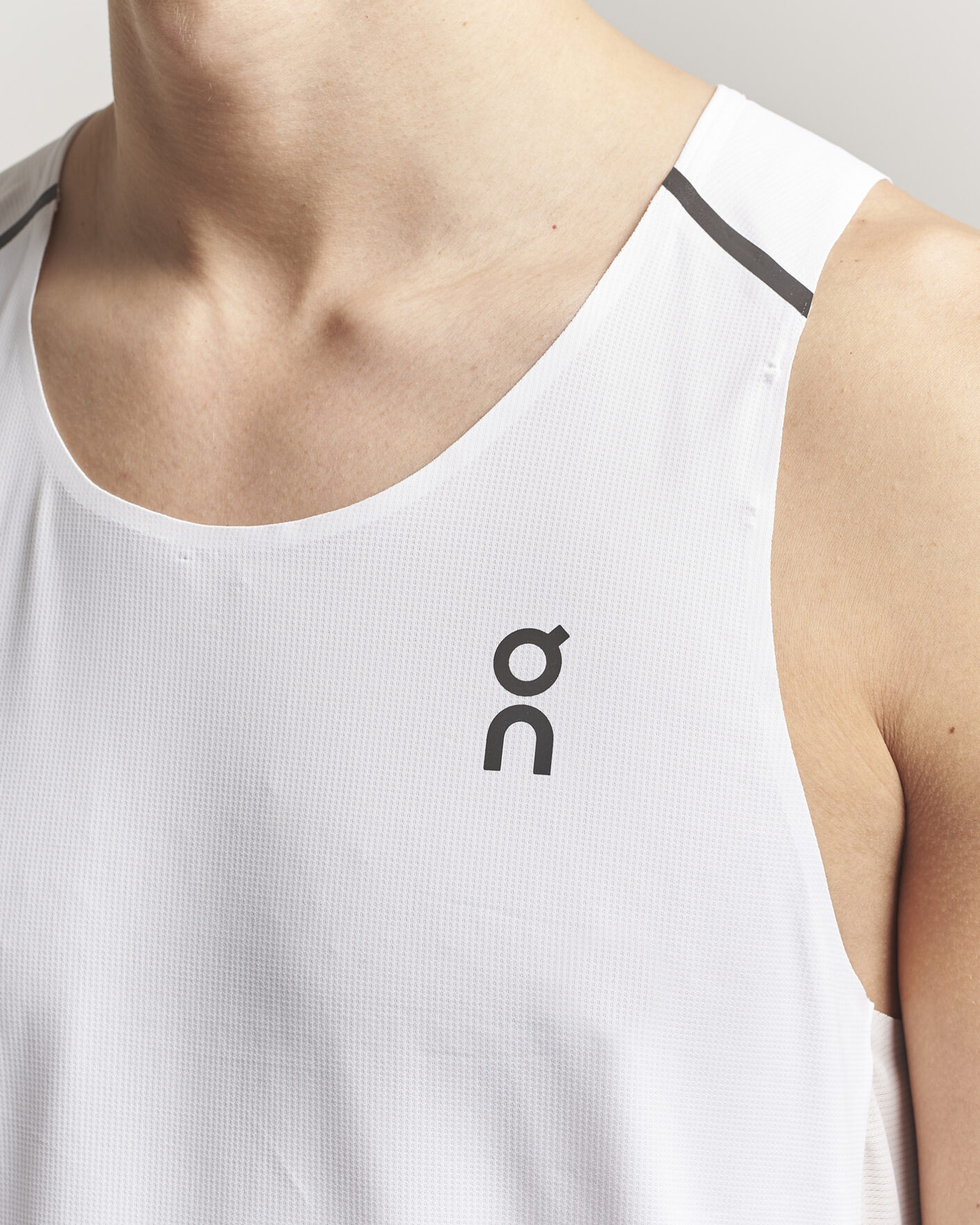 Herr | T-Shirts | On | Performance Tank  White/Silver
