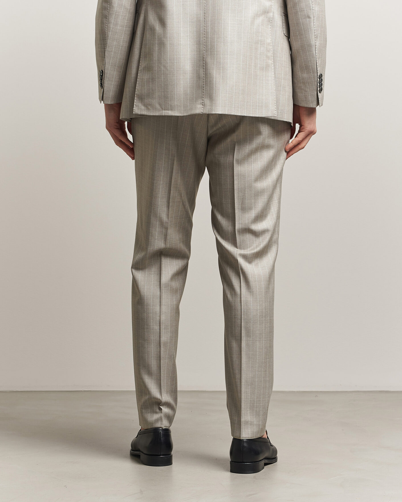 Herr | Byxor | Oscar Jacobson | Delon Striped Wool Trousers Beige