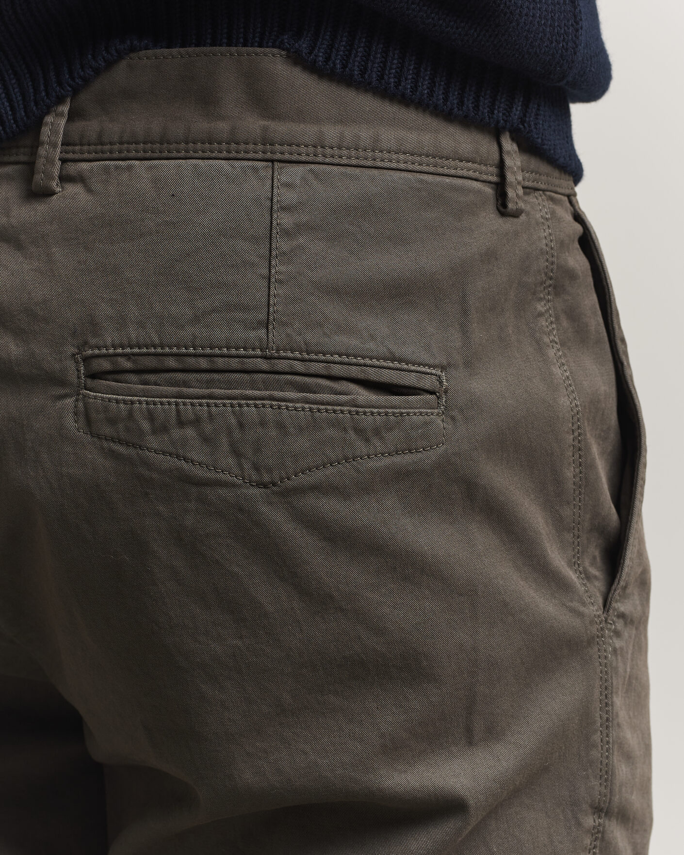 Herr | Byxor | Oscar Jacobson | Danik Cotton Trousers Olive