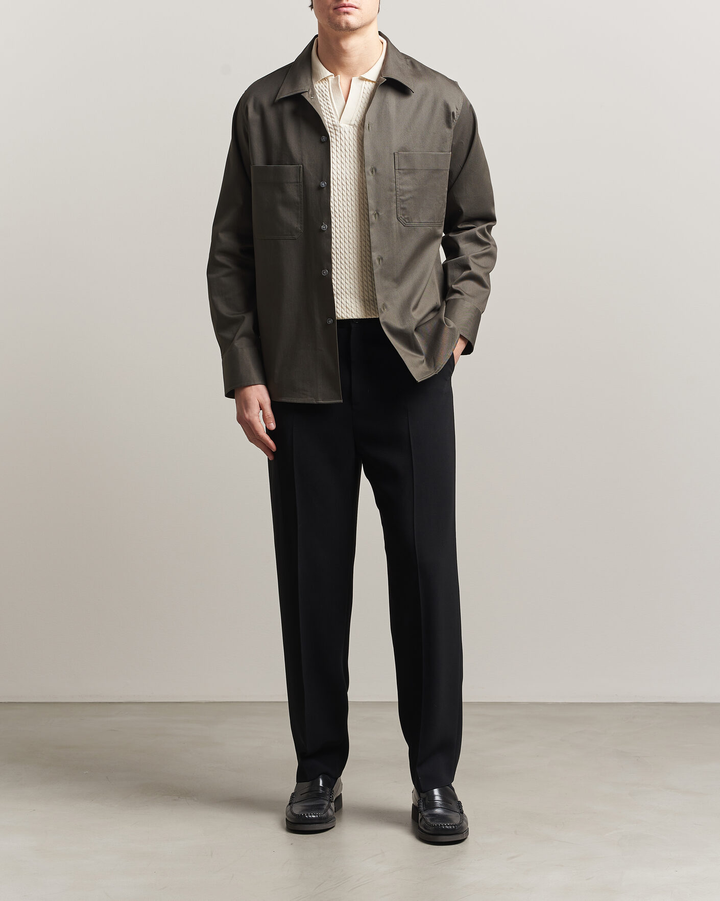 Herr | Skjortor | Oscar Jacobson | Straight Fit Bowling Collar Cotton Shirt Olive