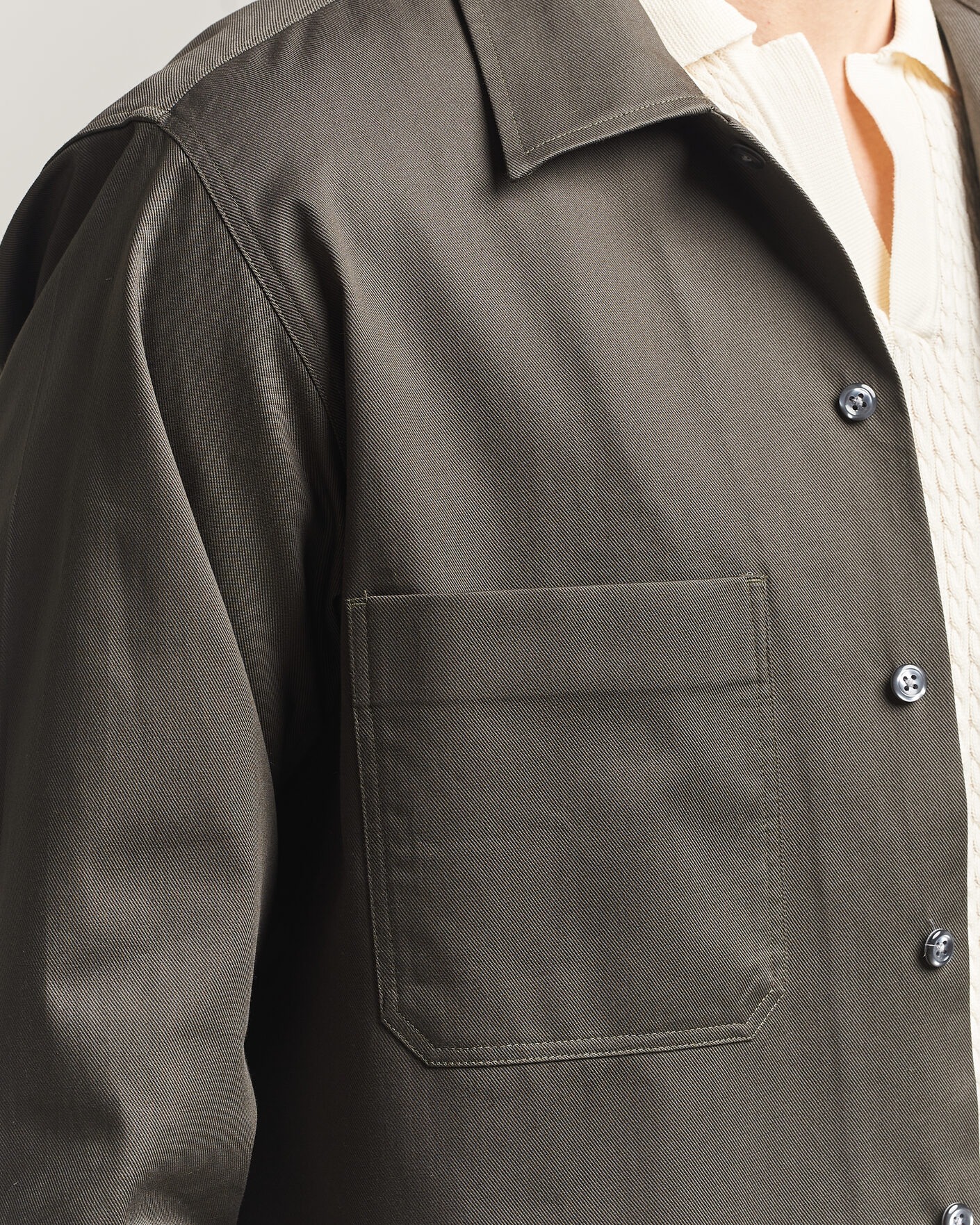 Herr | Skjortor | Oscar Jacobson | Straight Fit Bowling Collar Cotton Shirt Olive