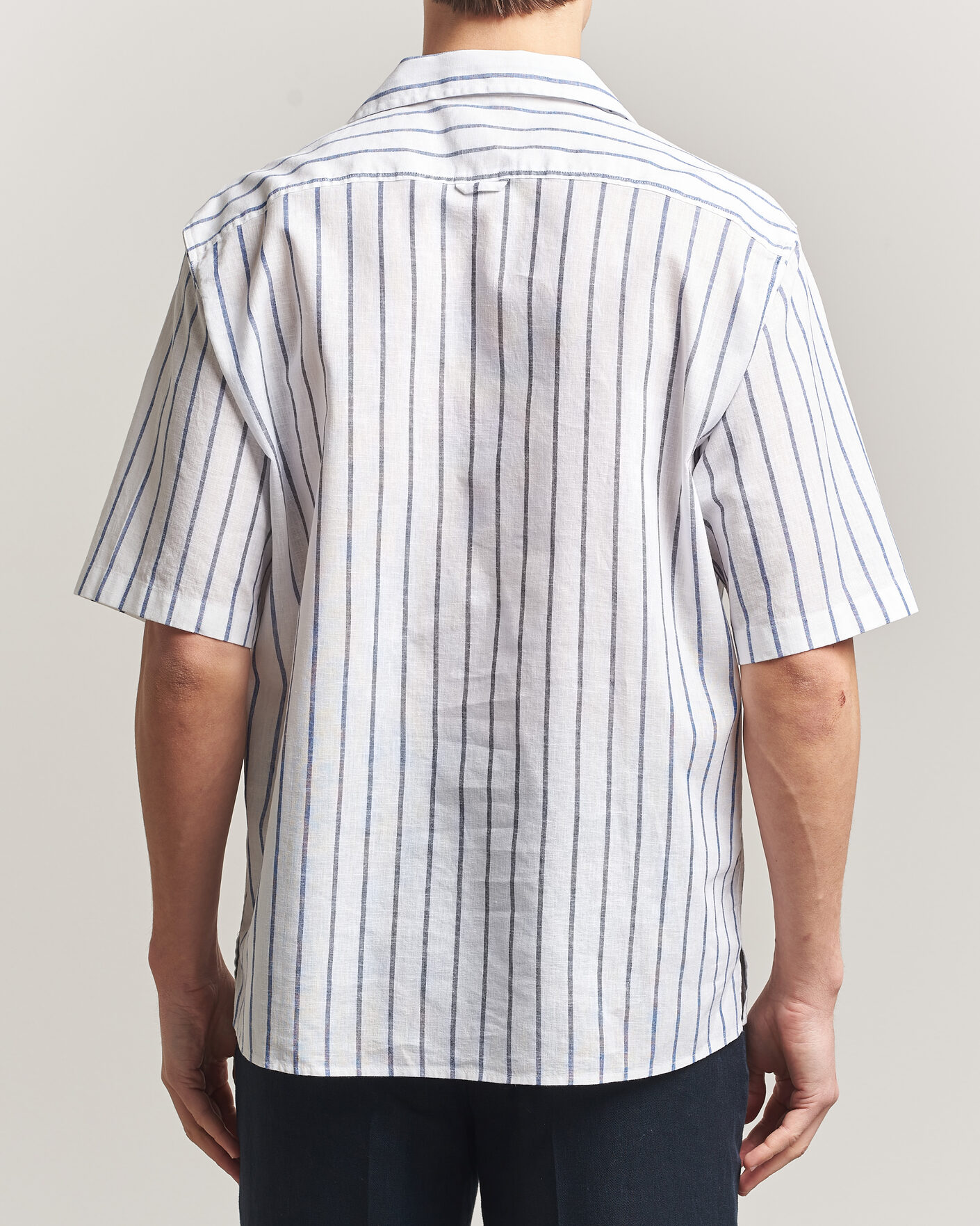 Herr | Skjortor | Oscar Jacobson | Striped Short Sleeve Linen Shirt Navy/White