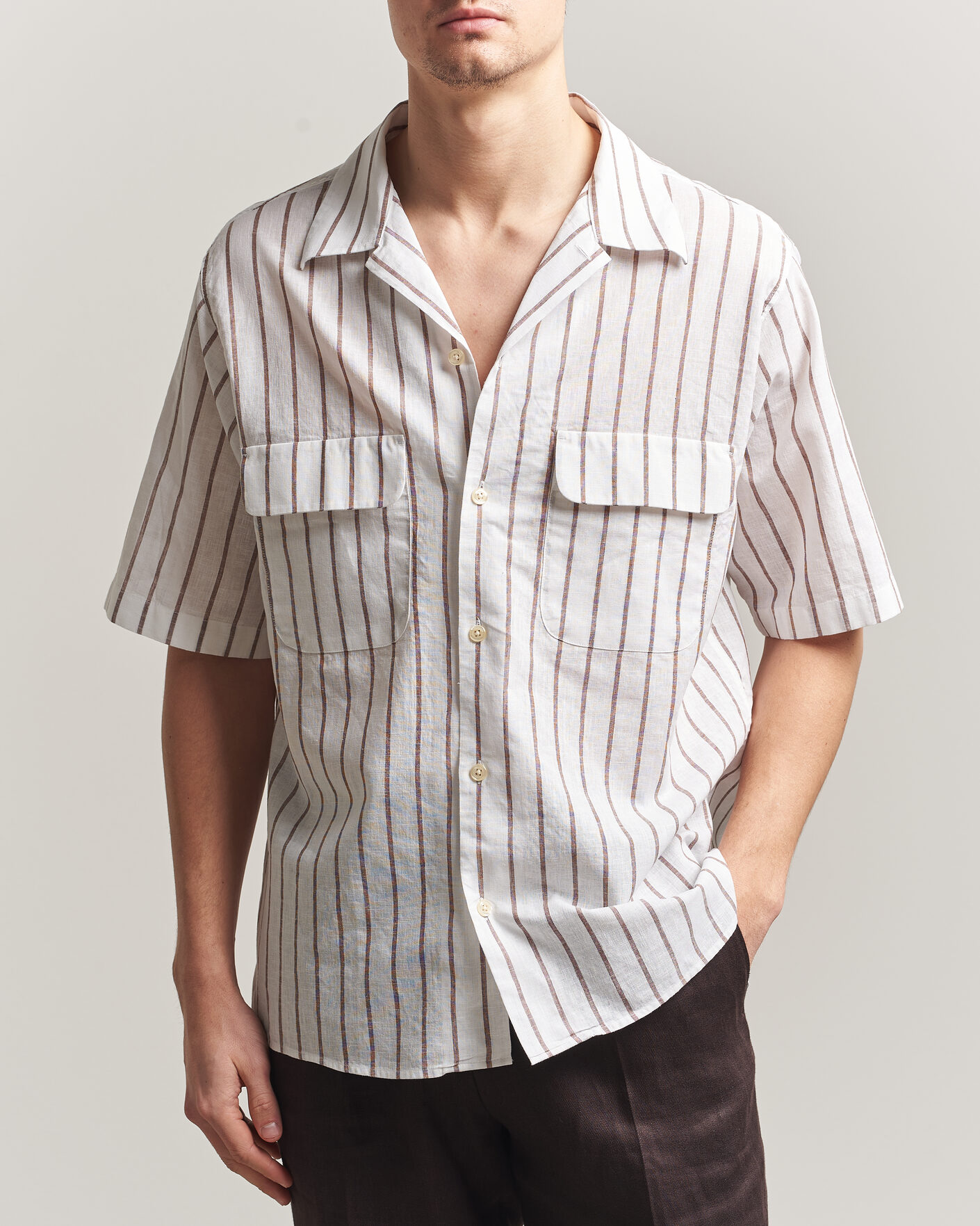 Herr | Skjortor | Oscar Jacobson | Striped Short Sleeve Linen Shirt Brown/White