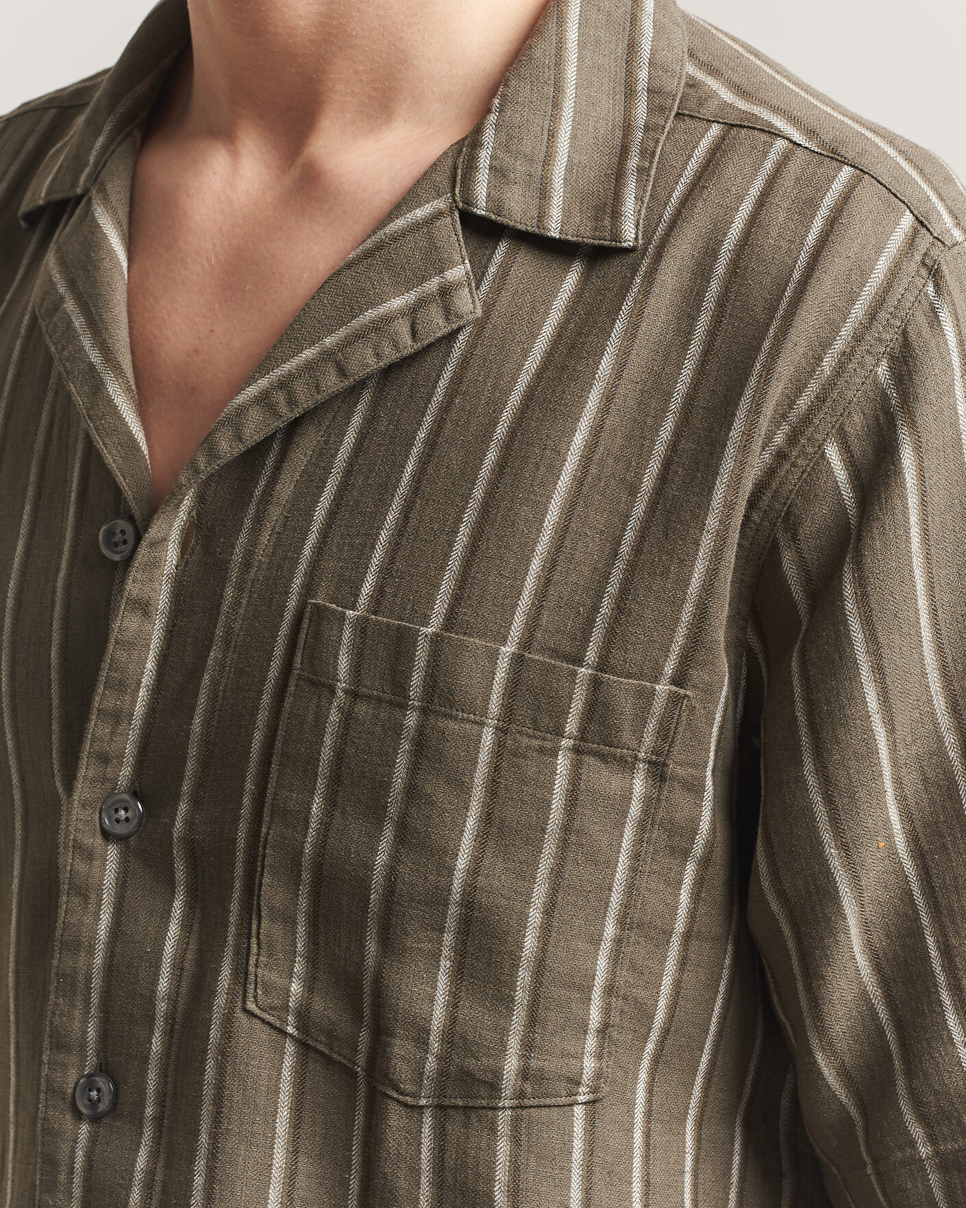 Herr | Skjortor | Oscar Jacobson | Reg Fit Cuban Herringbone Short Sleeve Shirt Green