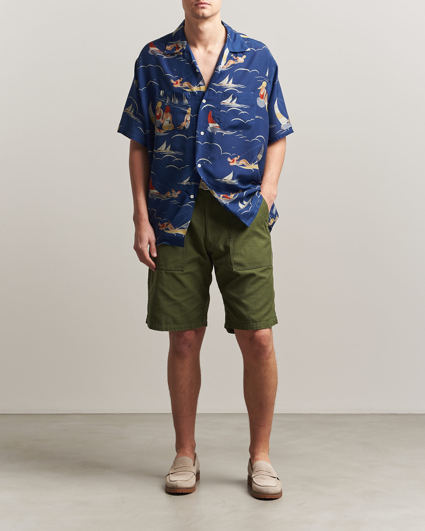 Herr | Skjortor | BEAMS PLUS | Holiday Print Camp Shirt Navy