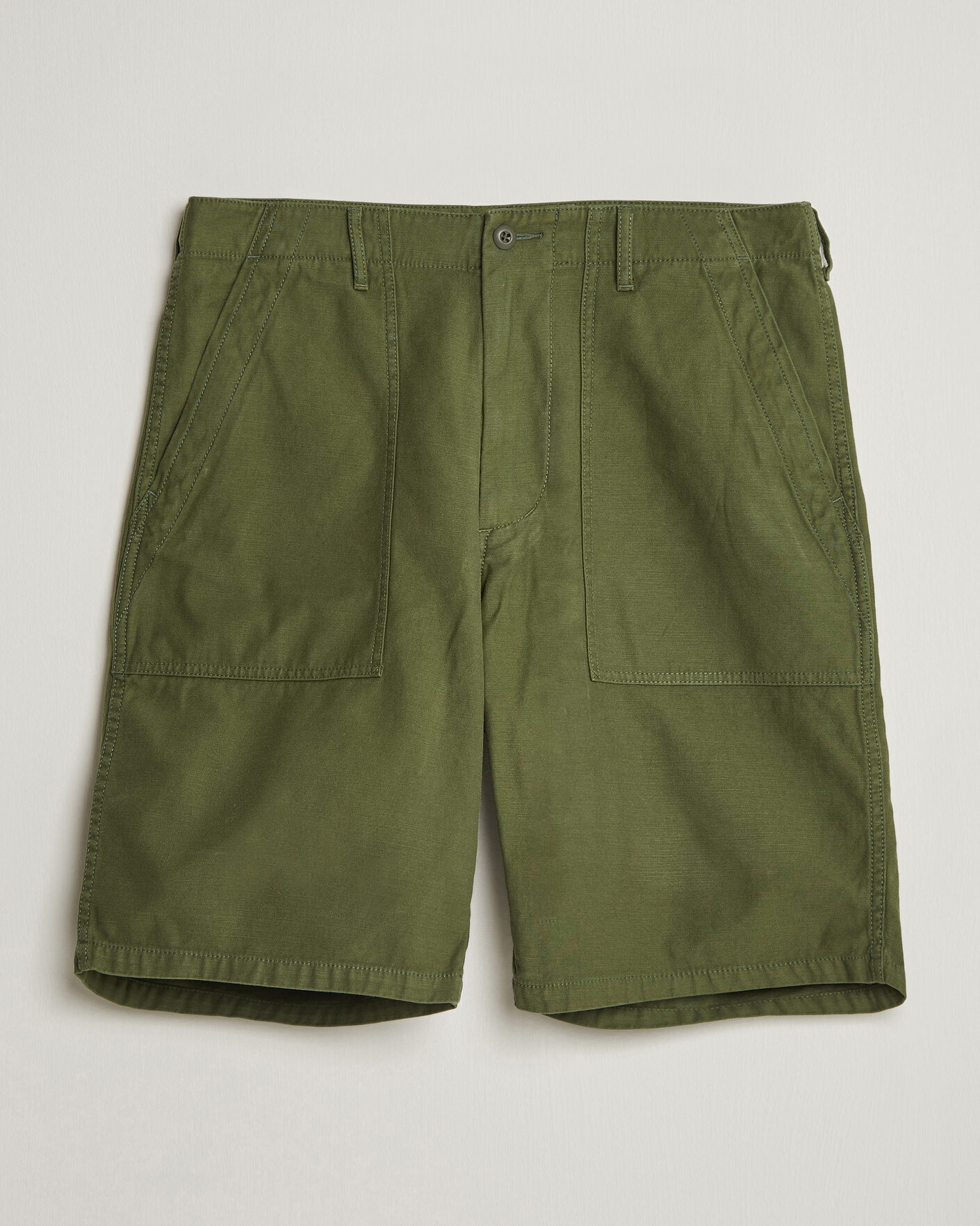 Herr | Shorts | BEAMS PLUS | MIL Utility Sateen Shorts Olive