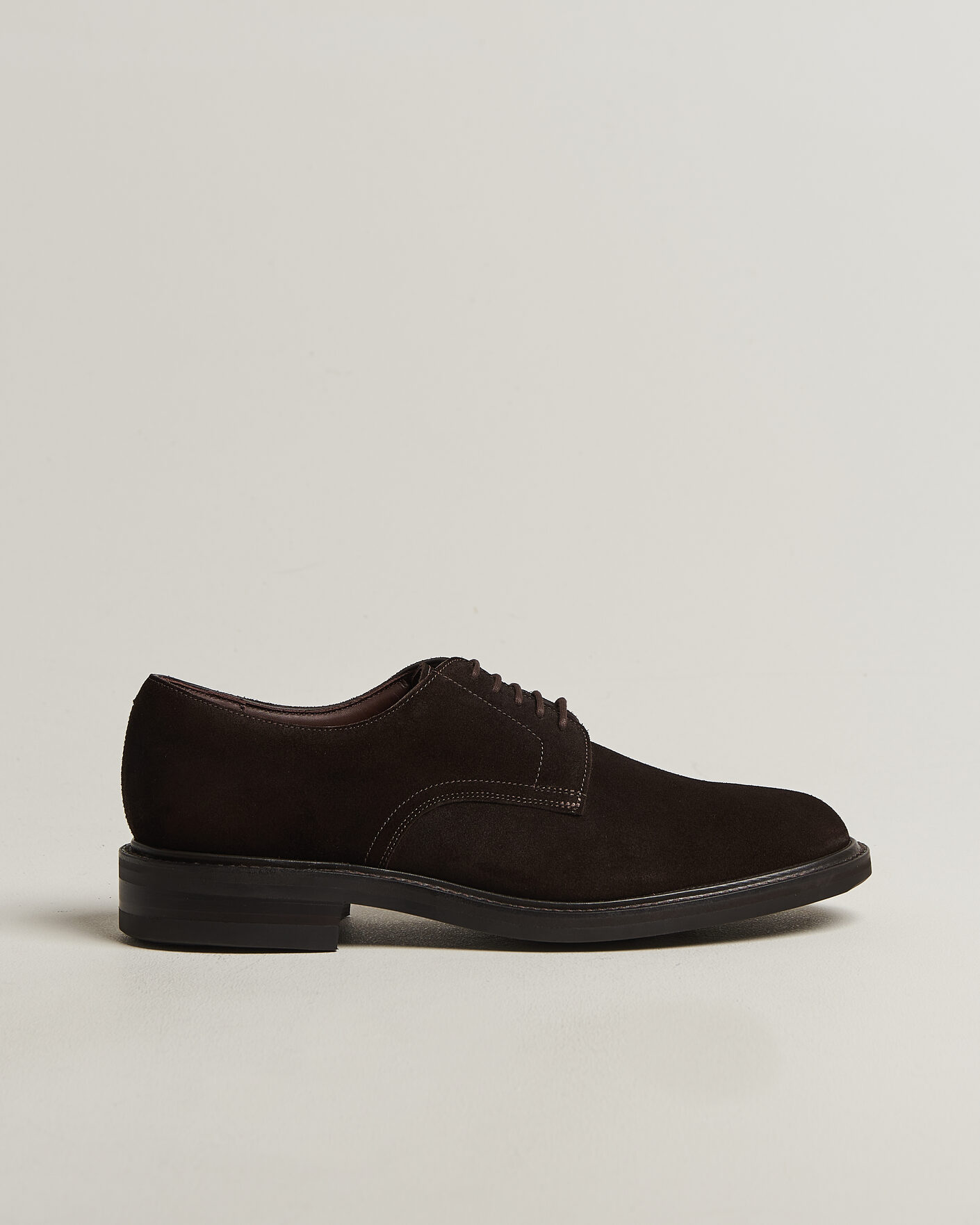 Herr | Derbys | Loake Shoemakers | Barbican Suede Derby Dark Brown