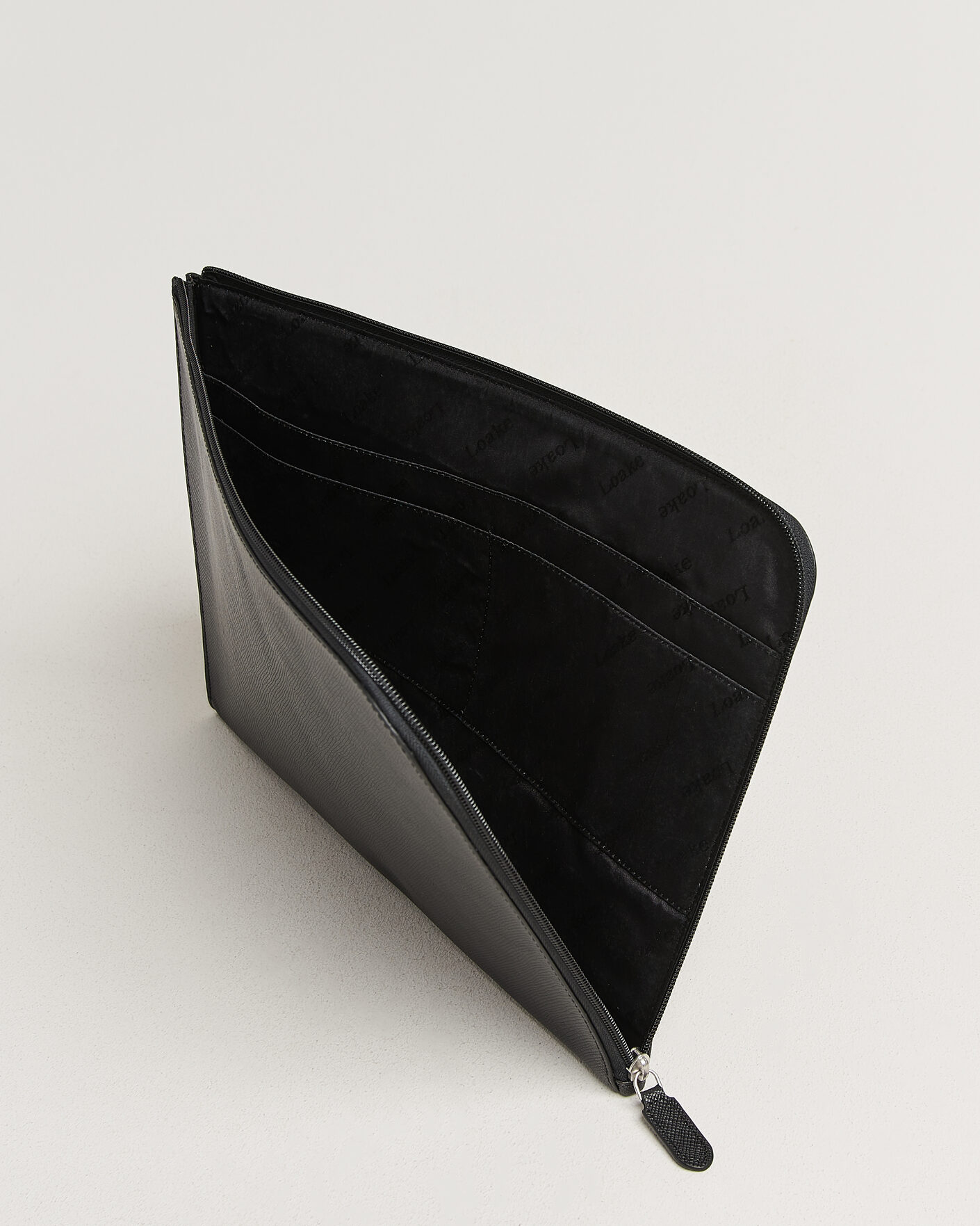 Herr | Väskor | Loake Shoemakers | Gresham Grain Leather Laptop Cover Black