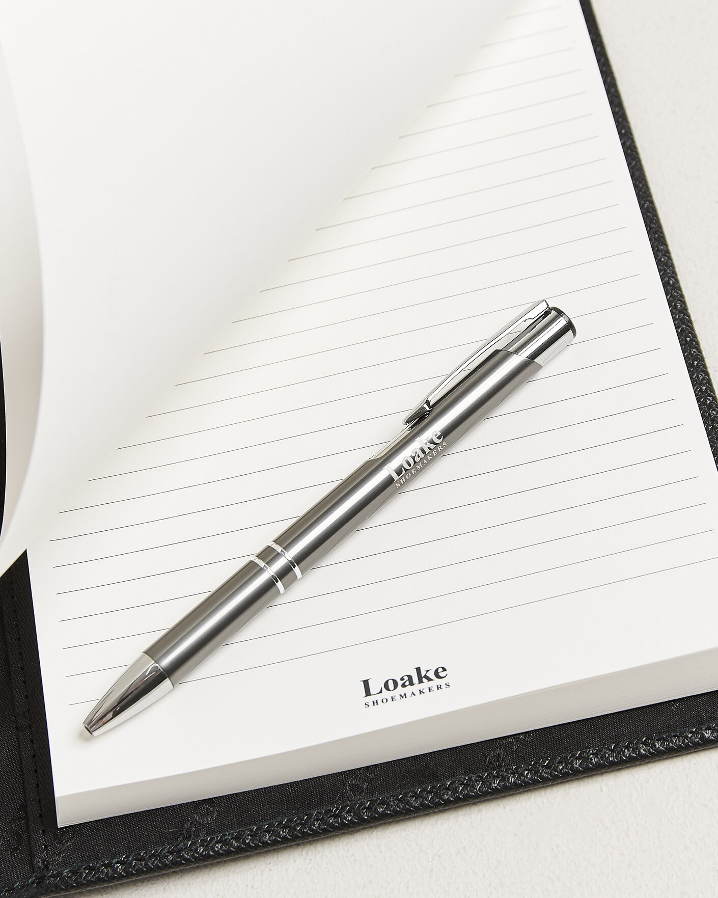 Herr | Anteckningsböcker | Loake Shoemakers | Savoy Grain Leather Notebook Black