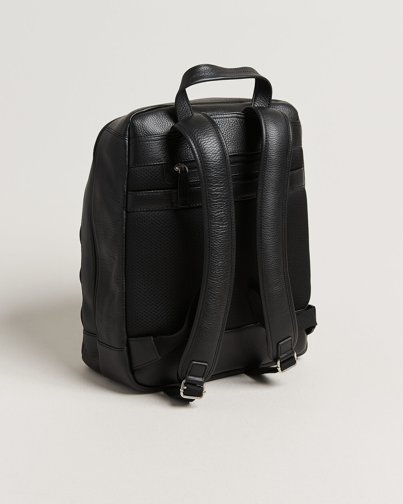 Herr | Väskor | Loake Shoemakers | Waterloo Grained Leather Backpack Black
