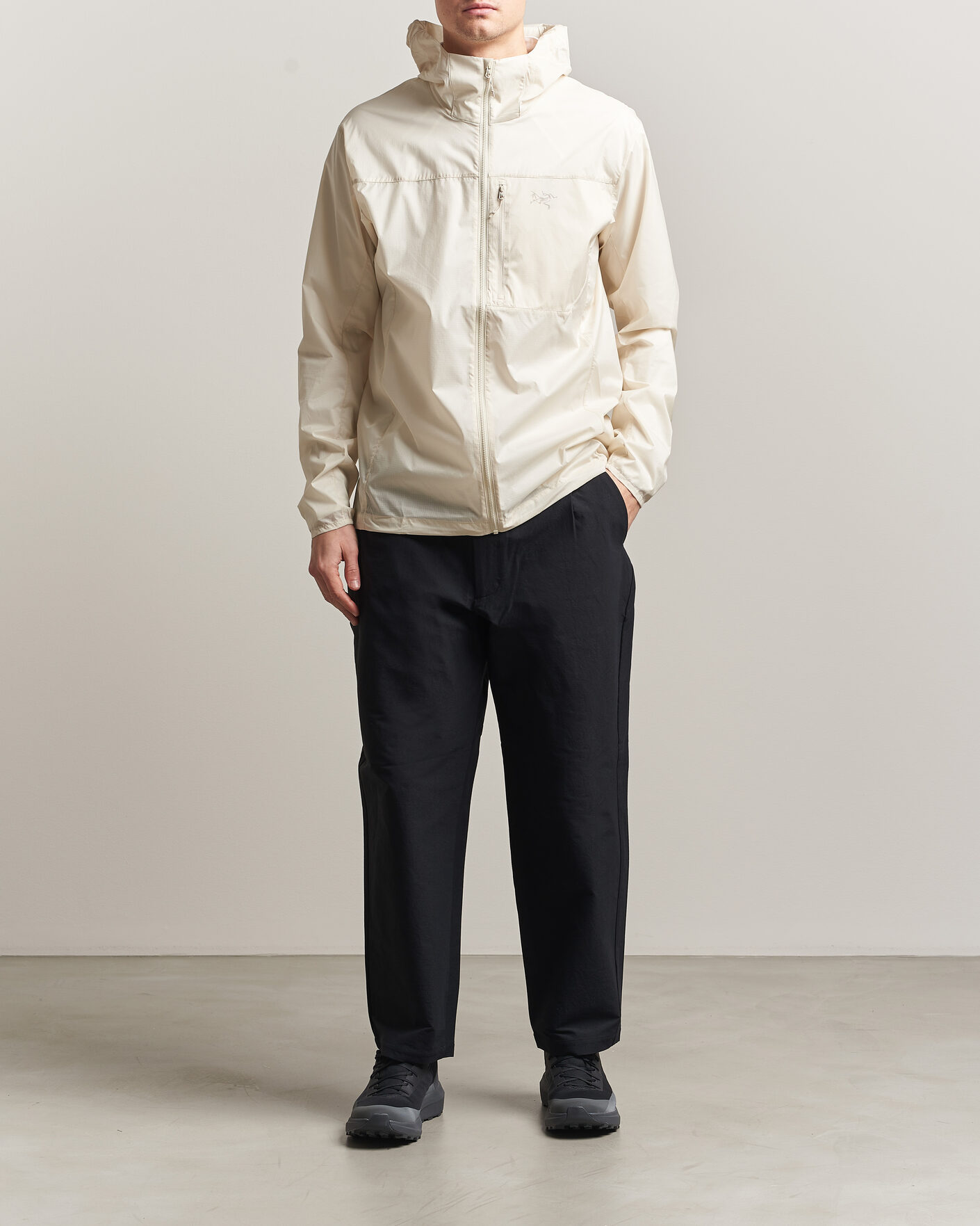 Herr | Jackor | Arc'teryx | Squamish Lightweight Hooded Jacket Sea Salt