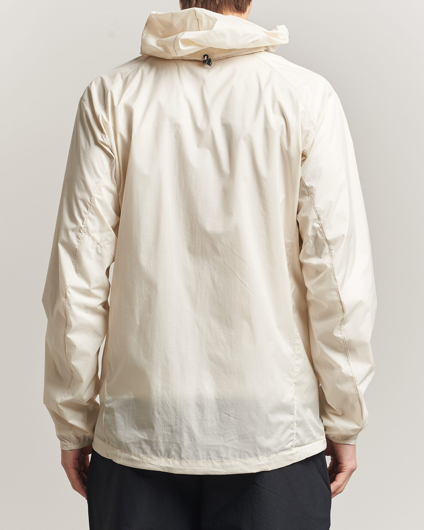 Herr | Jackor | Arc'teryx | Squamish Lightweight Hooded Jacket Sea Salt