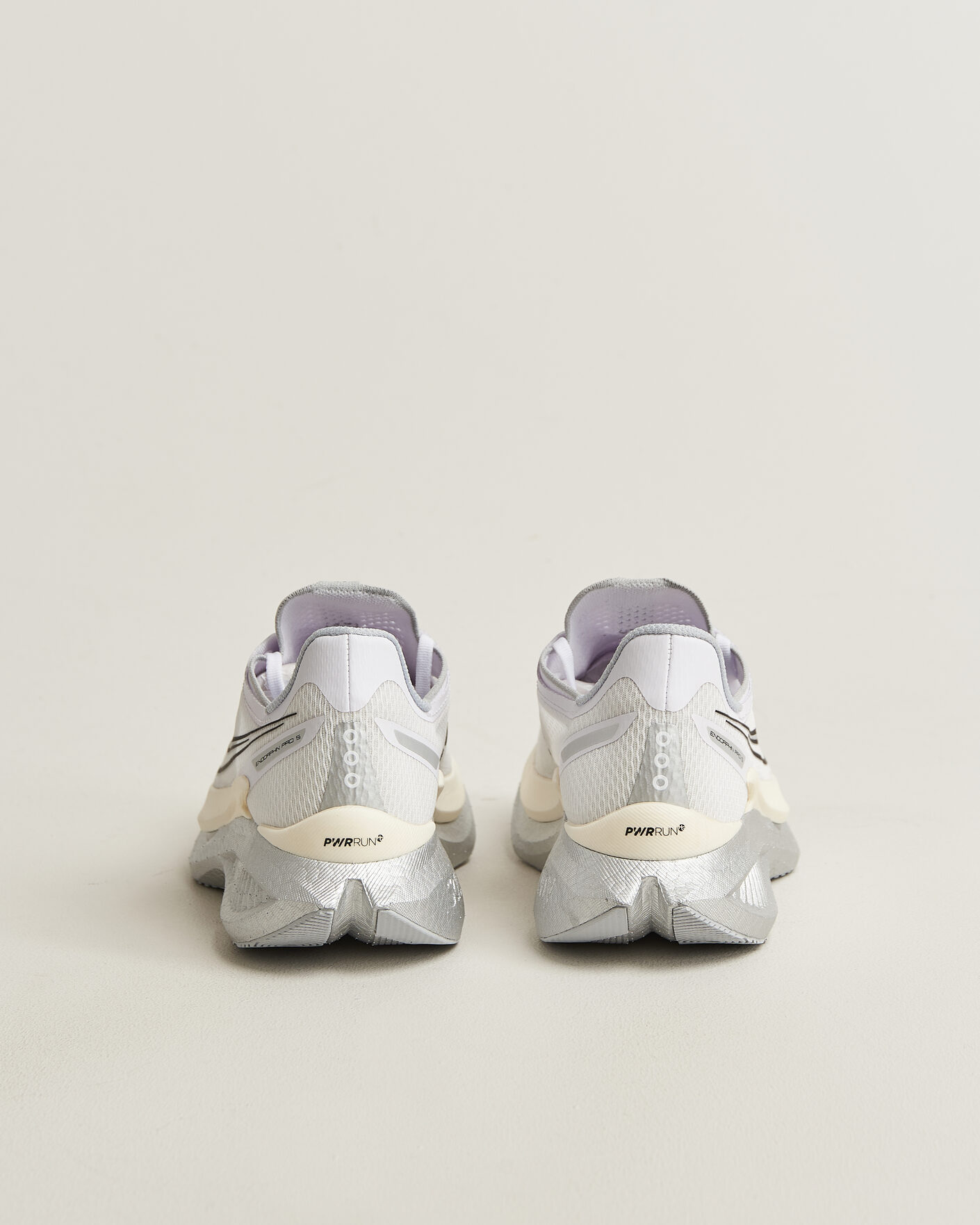 Herr | Löparskor | Saucony | Endorphin Pro 5 White/Black