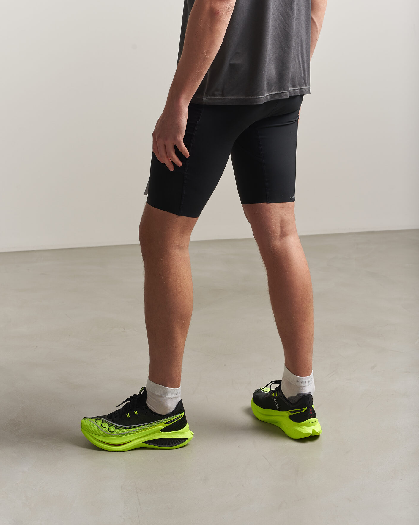 Herr | Löparskor | Saucony | Endorphin Pro 5 Black/Shock