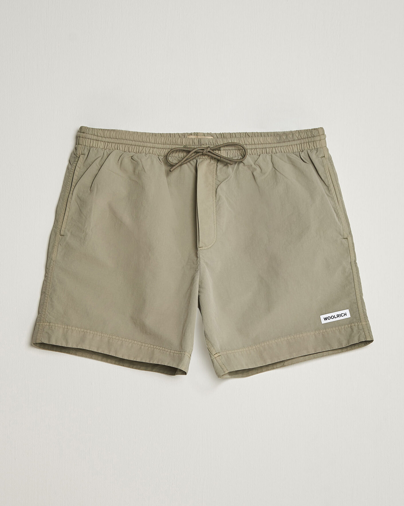 Herr | Badbyxor | Woolrich | Solid Garment Dyed Swimshorts Smokey Olive