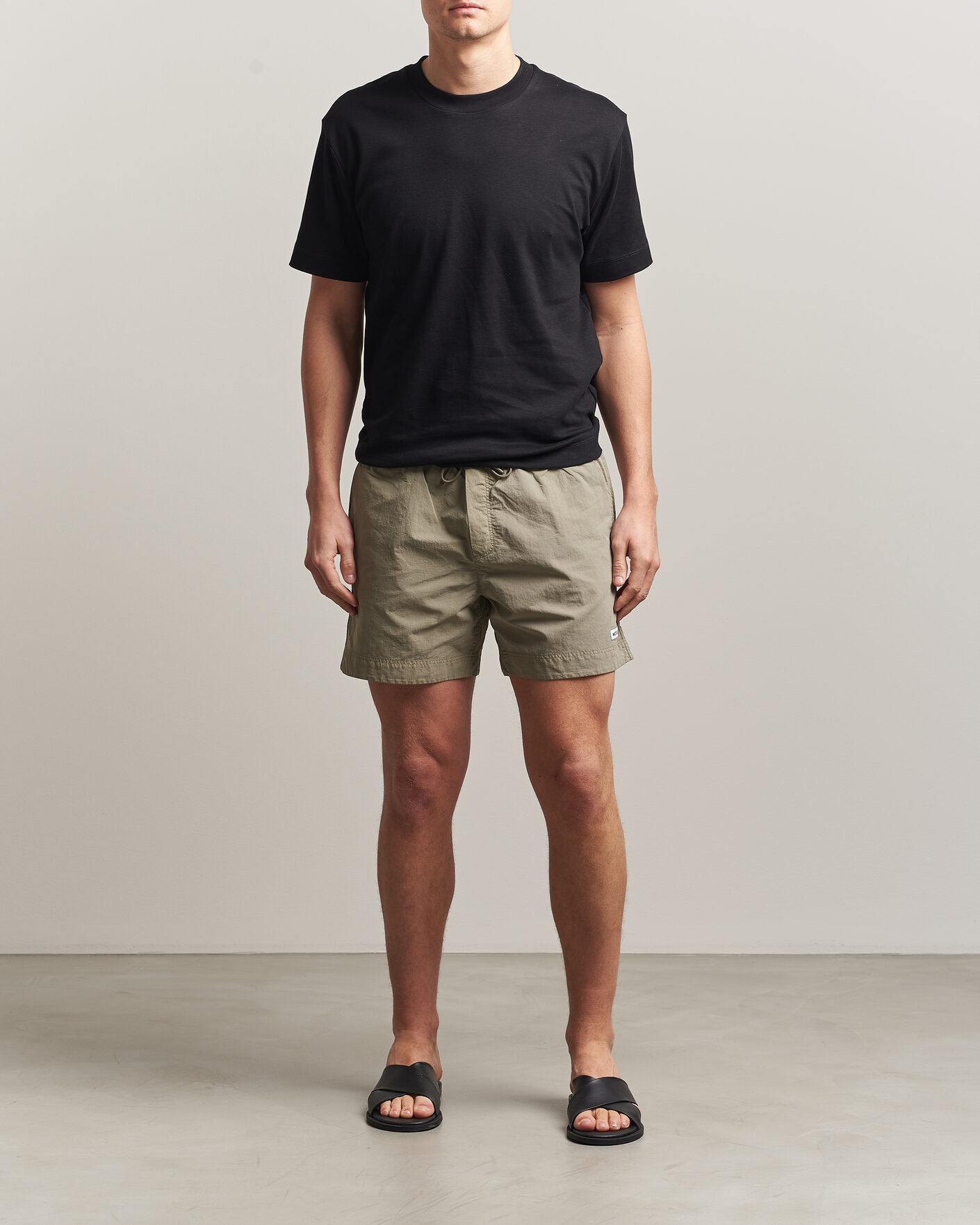 Herr | Badbyxor | Woolrich | Solid Garment Dyed Swimshorts Smokey Olive
