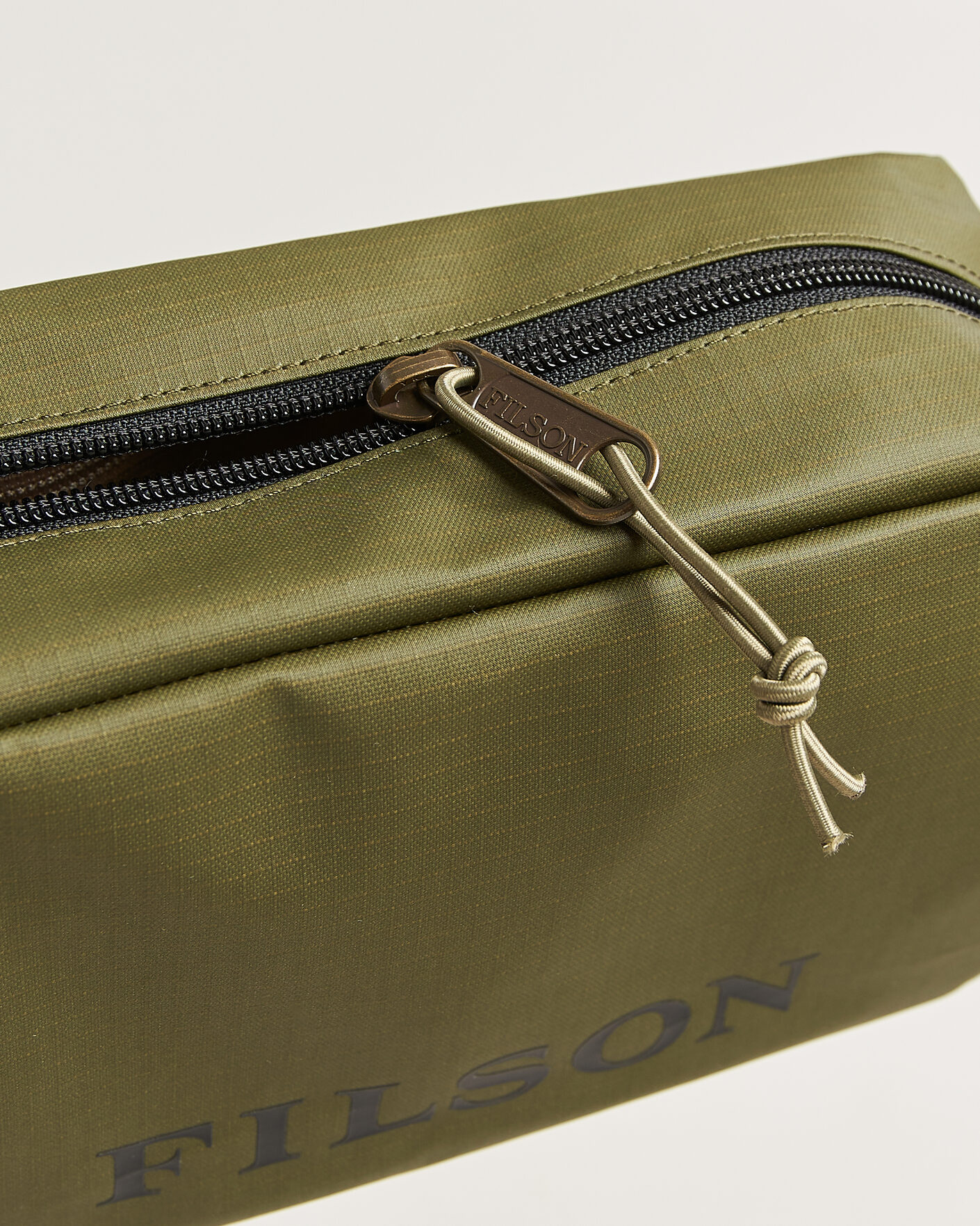 Herr | Väskor | Filson | All Weather Travel Pack Olive