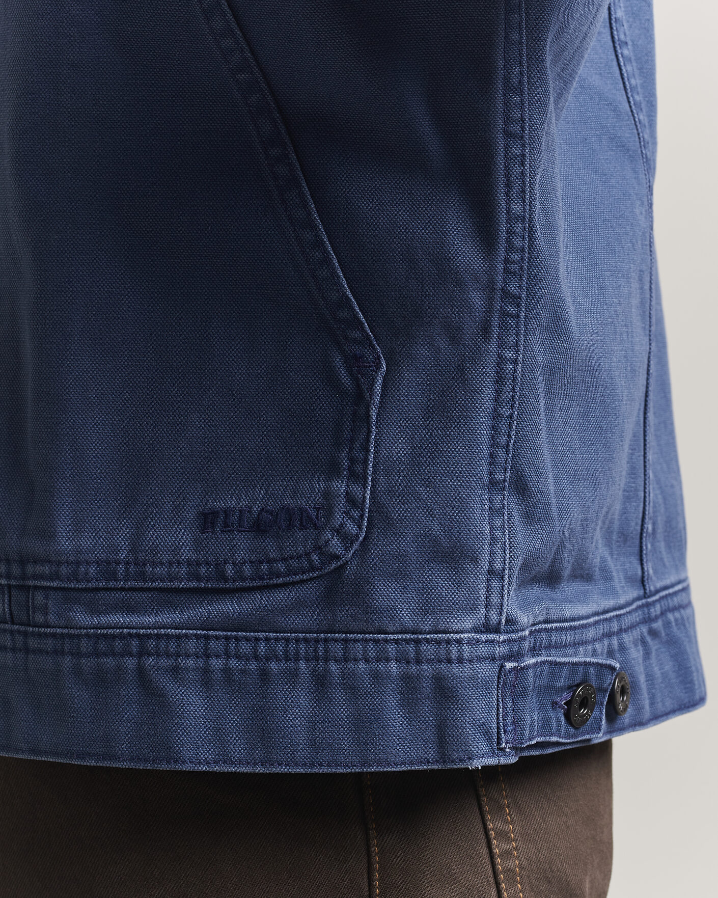 Herr | Jackor | Filson | Rustic Canvas Short Cruiser Indigo