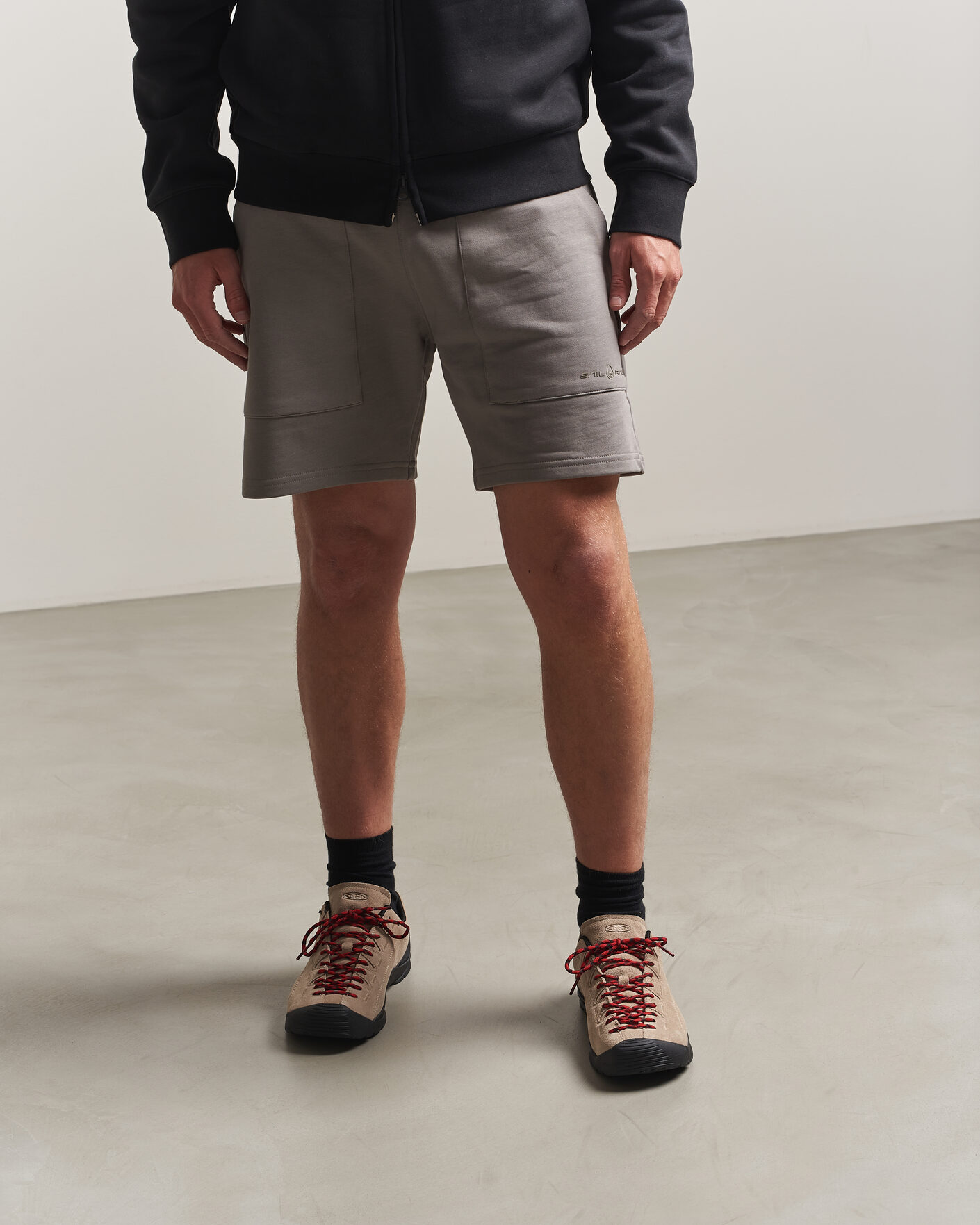 Herr | Trail Sneakers | KEEN | Jasper Suede Sneaker Silver Mink