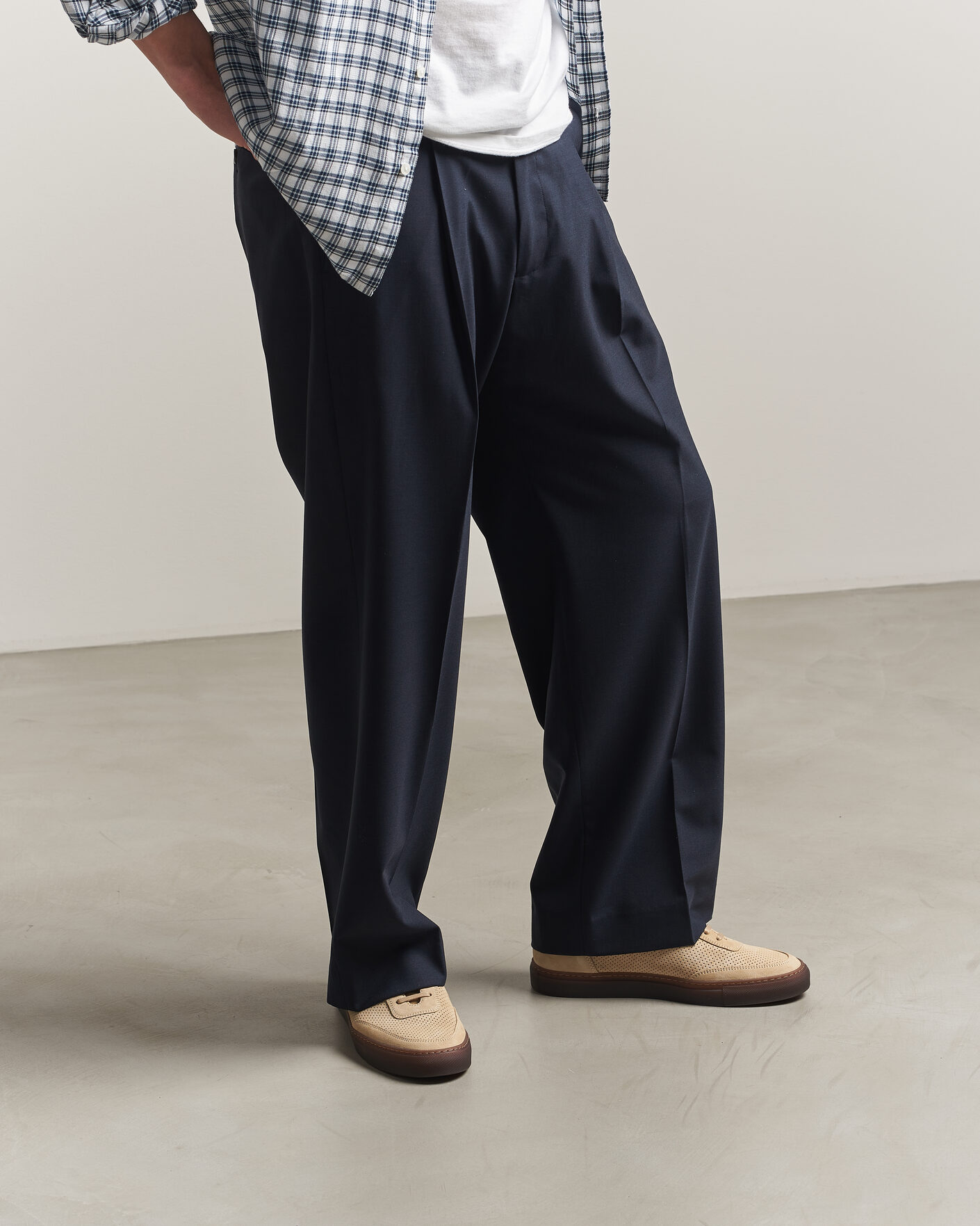 Herr | Sneakers | CQP | Atrium Suede Tonal Sneaker Beige