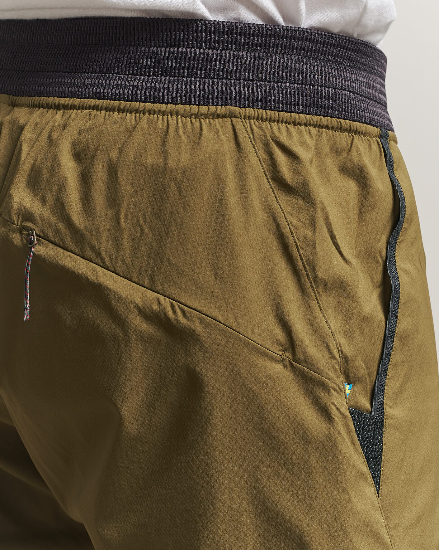 Herr | Shorts | Klättermusen | Nal Windbreaker Shorts Olive