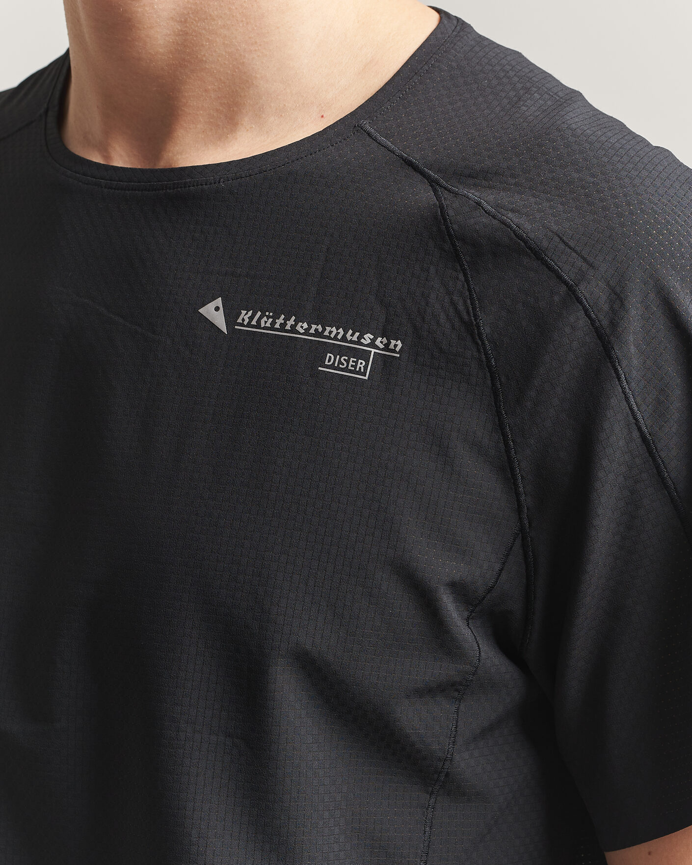 Herr | T-Shirts | Klättermusen | Diser Lightweight T-Shirt Black