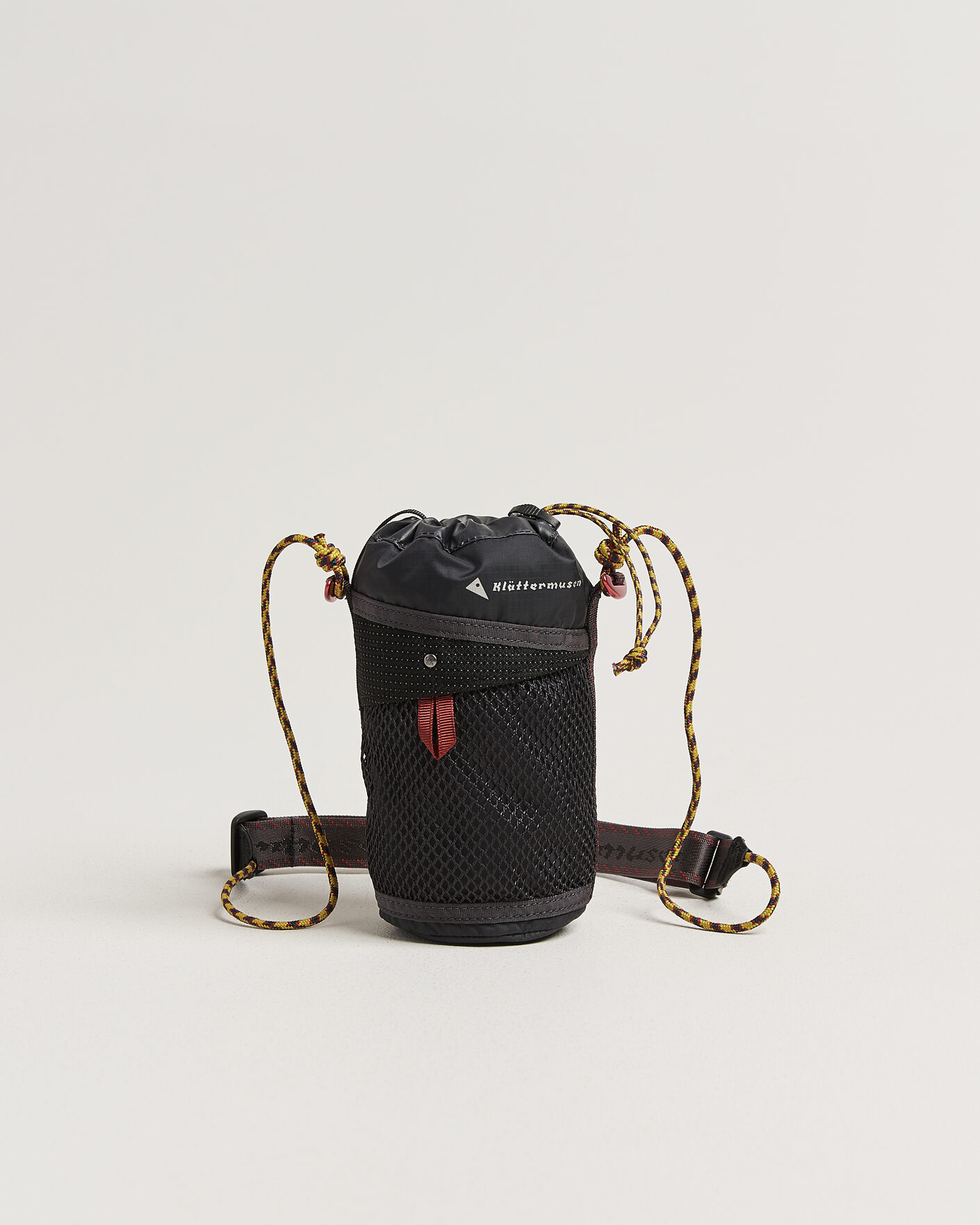 Herr | Väskor | Klättermusen | Algir Bottle Holder Bag Raven