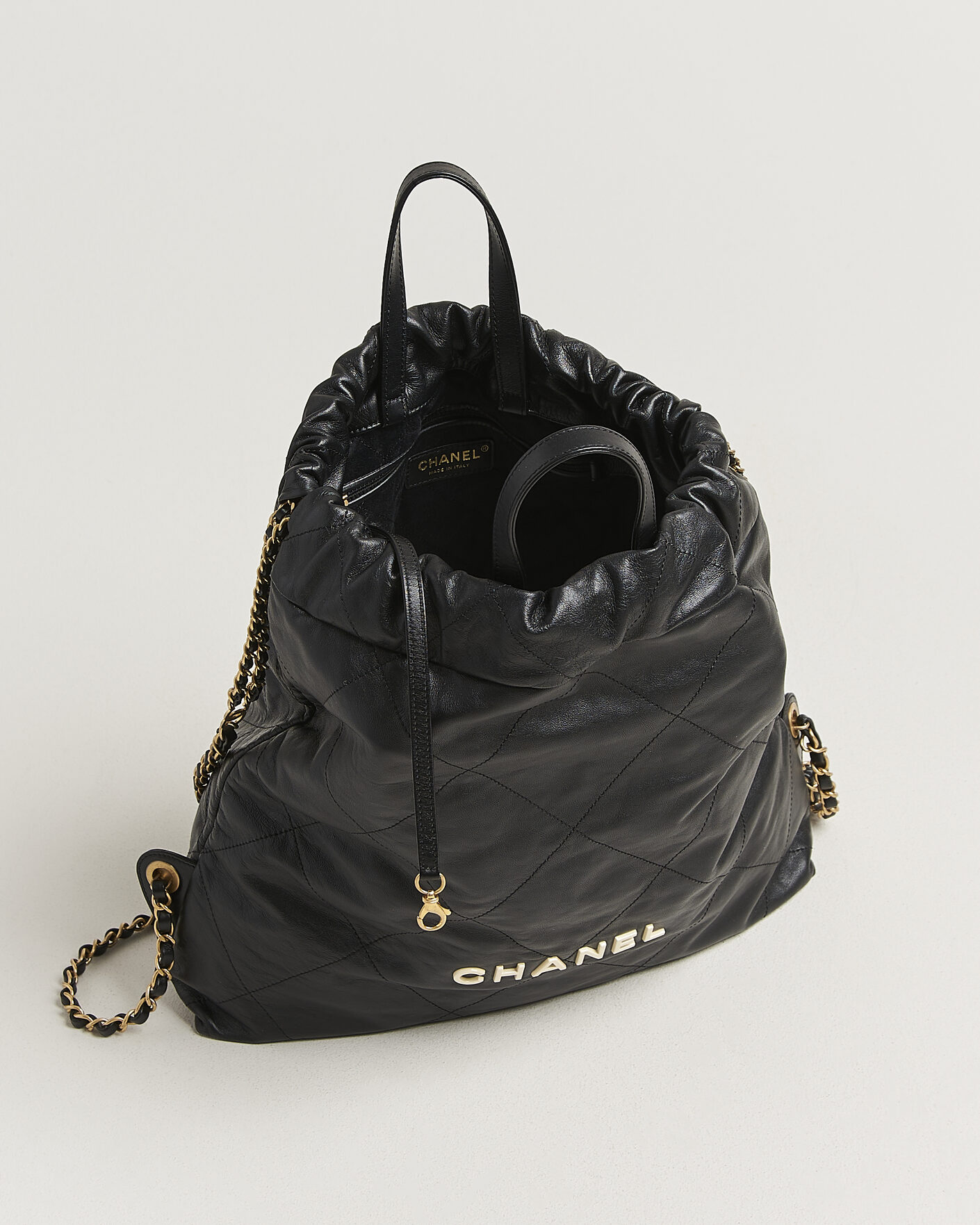 Herr | Pre-Owned & Vintage Bags | Chanel Pre-Owned | Chanel 22 Backpack Black