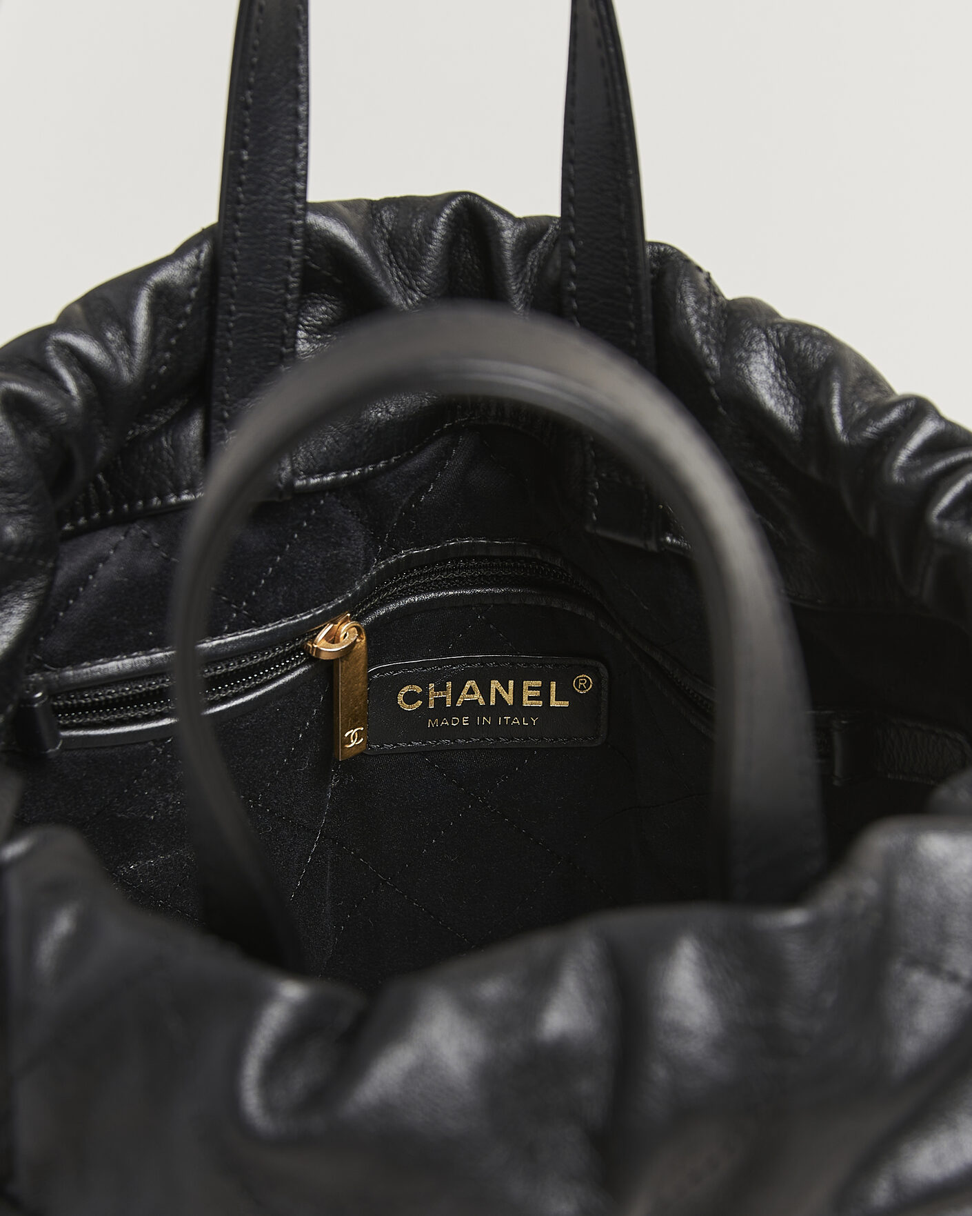 Herr | Pre-Owned & Vintage Bags | Chanel Pre-Owned | Chanel 22 Backpack Black