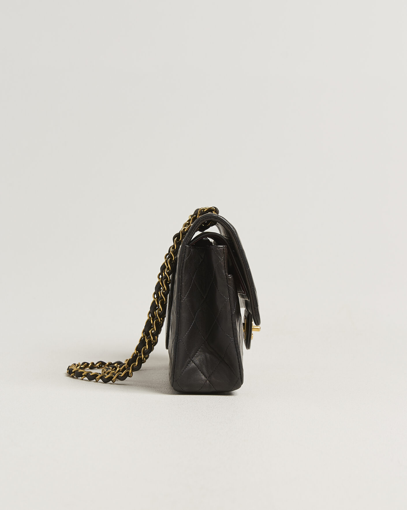 Herr | Pre-Owned & Vintage Bags | Chanel Pre-Owned | Classic Medium Double Flap Bag Black