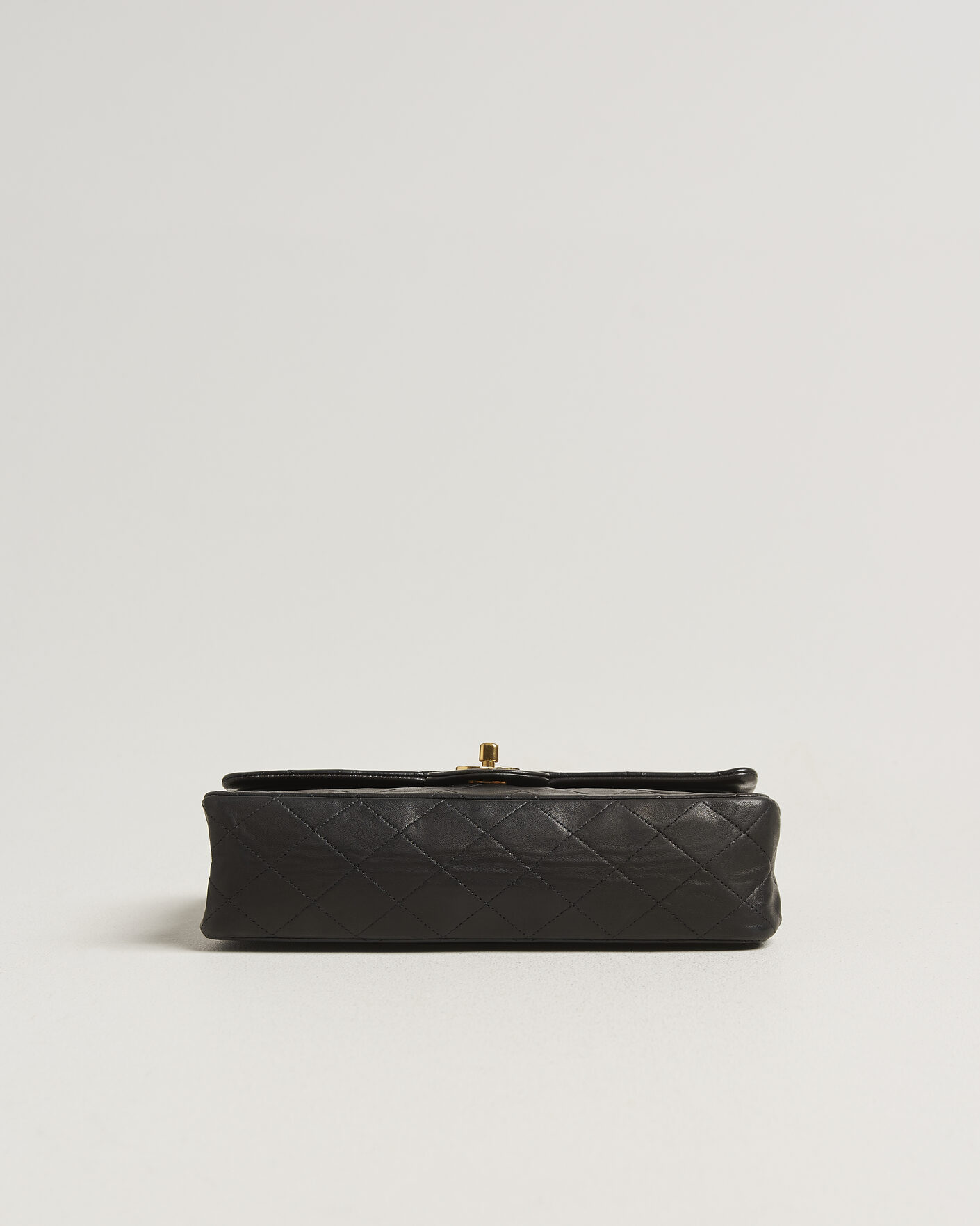 Herr | Pre-Owned & Vintage Bags | Chanel Pre-Owned | Classic Medium Double Flap Bag Black