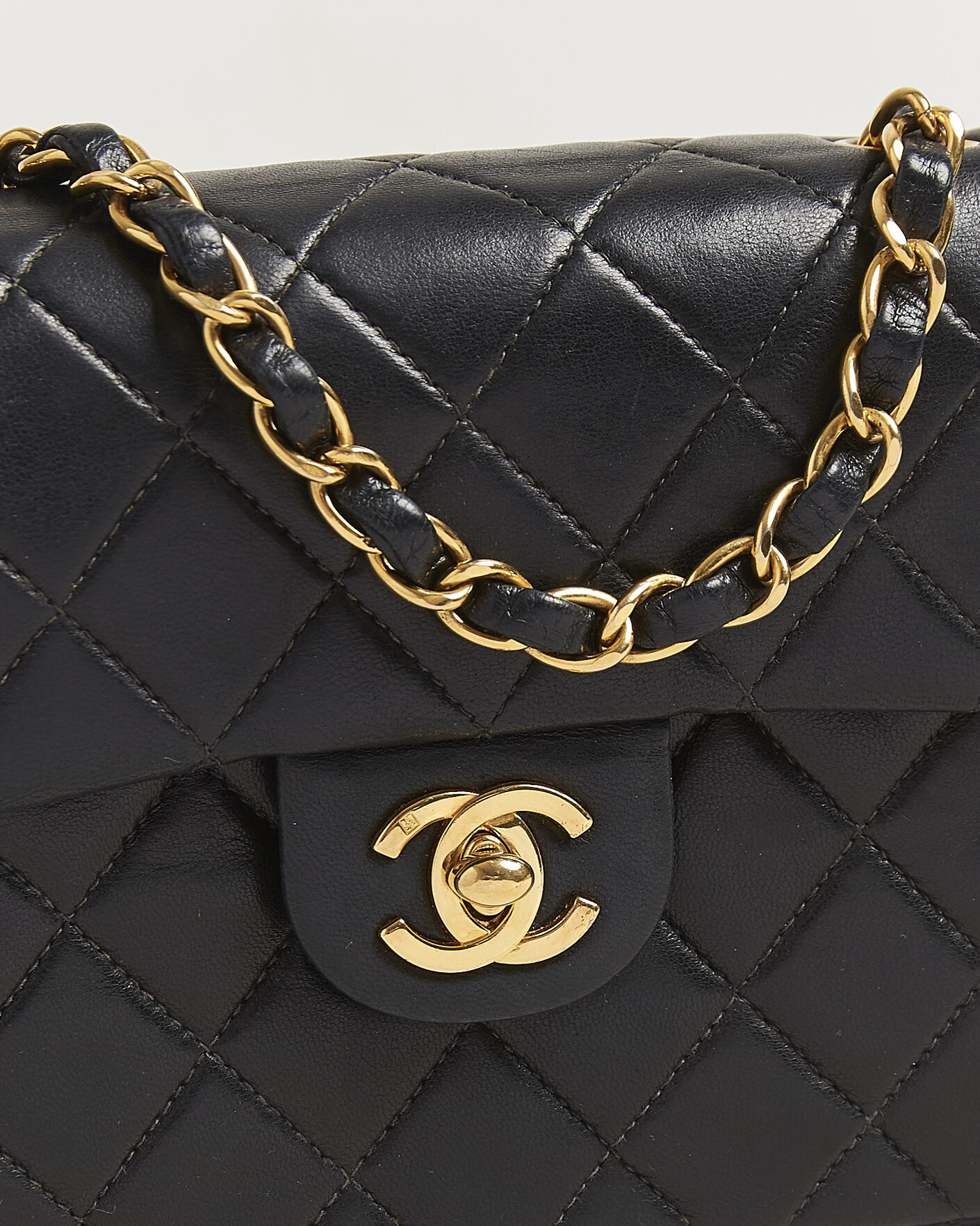 Herr | Pre-Owned & Vintage Bags | Chanel Pre-Owned | Classic Mini Single Flap Square Bag Black