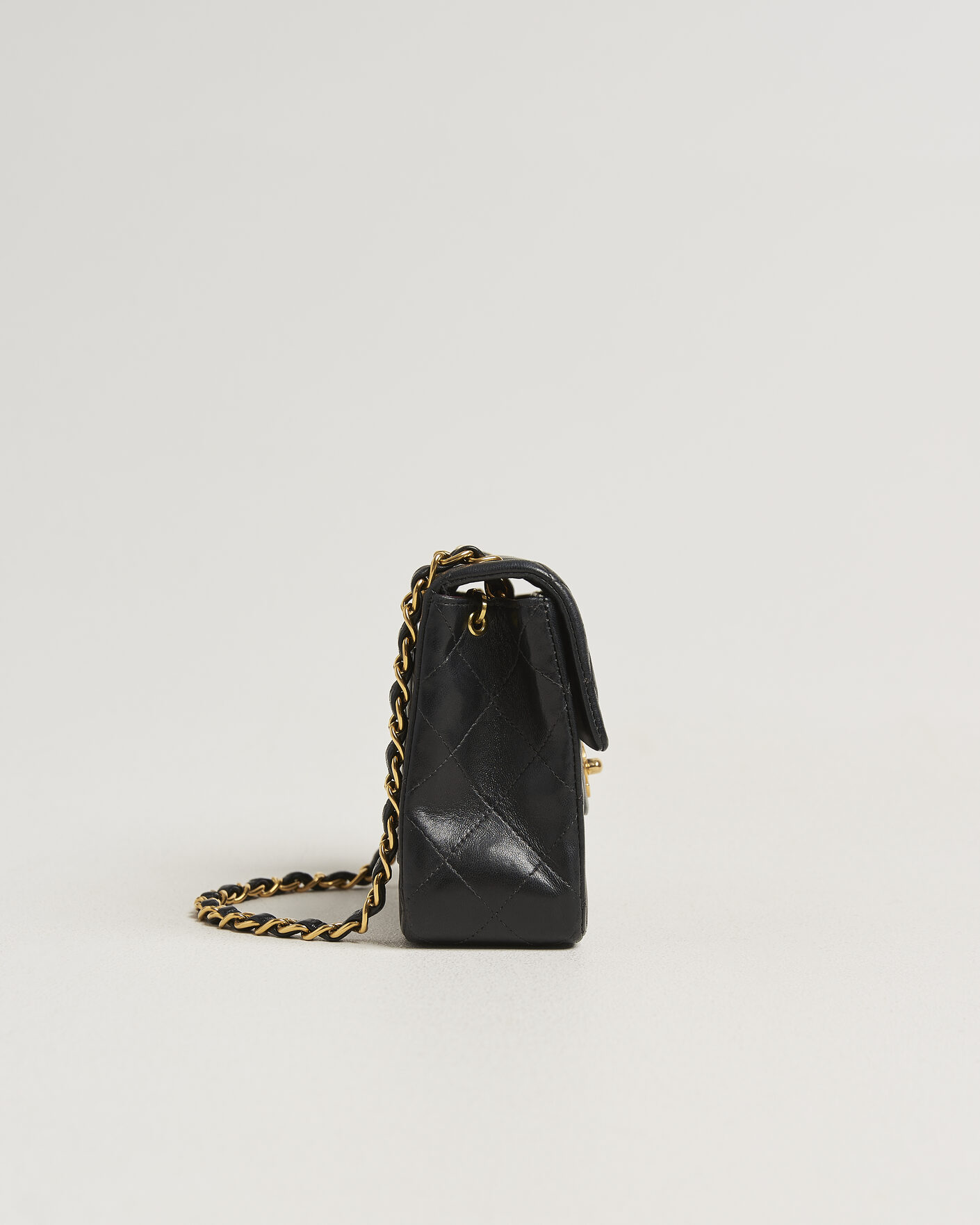Herr | Pre-Owned & Vintage Bags | Chanel Pre-Owned | Classic Mini Single Flap Square Bag Black