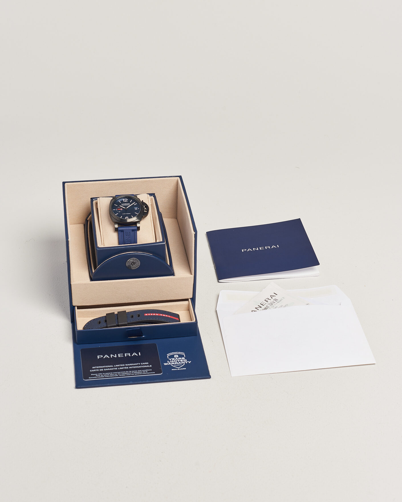 Herr | Pre-Owned & Vintage Watches | Panerai Pre-Owned | Luna Rossa 40 