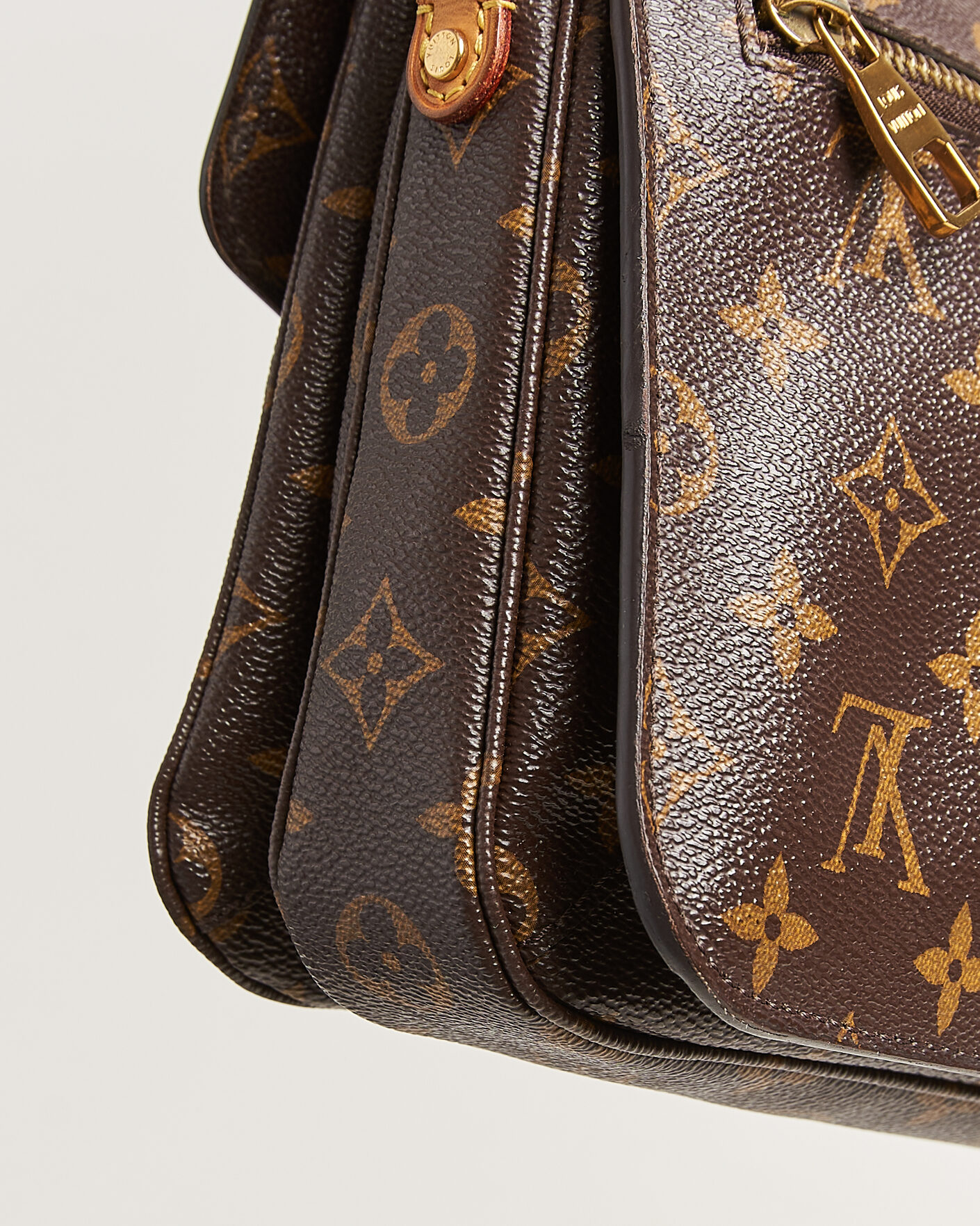 Herr | Pre-Owned & Vintage Bags | Louis Vuitton Pre-Owned | Pochette Métis Monogram