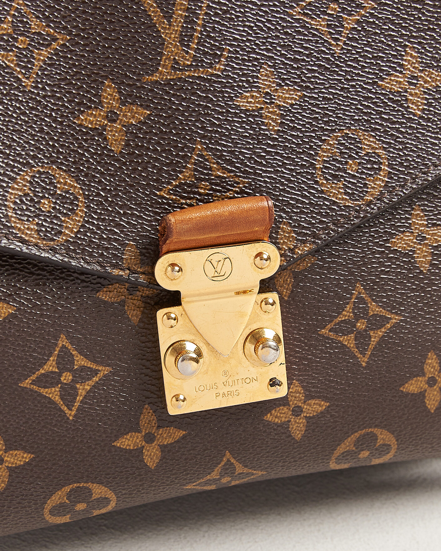 Herr | Pre-Owned & Vintage Bags | Louis Vuitton Pre-Owned | Pochette Métis Monogram